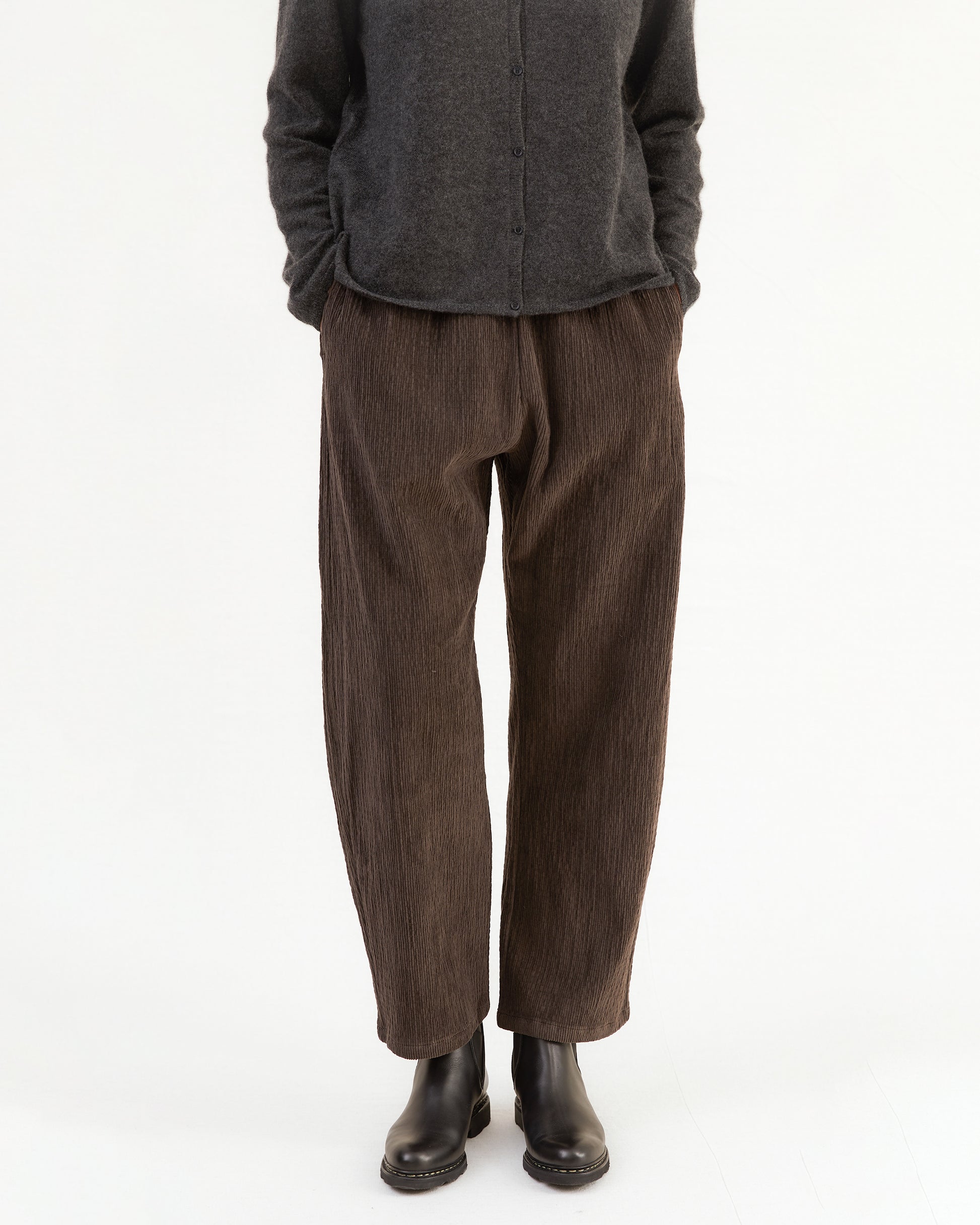 Apuntob Corduroy Trousers in Coffee
