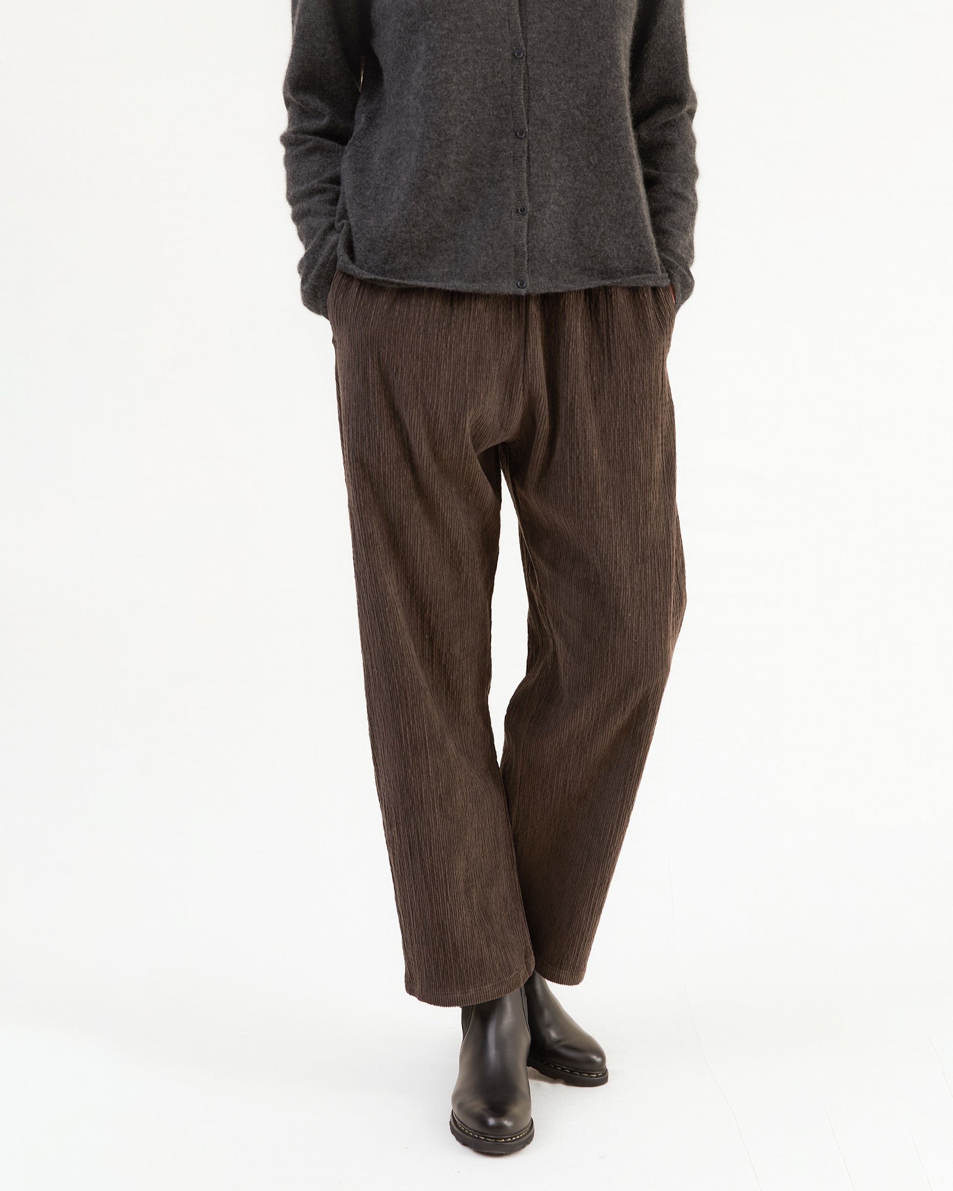 Apuntob Corduroy Trousers in Coffee