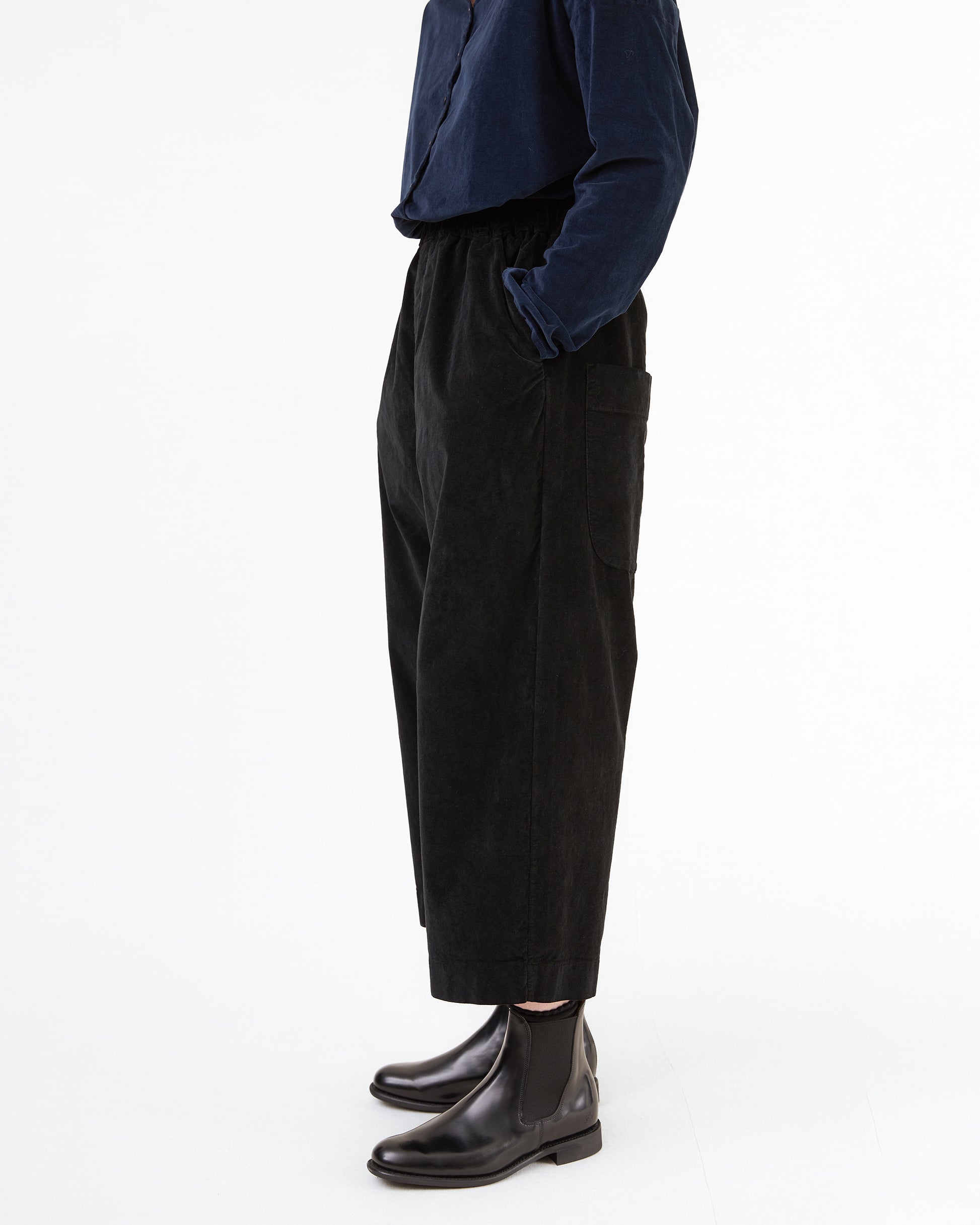 Album Di Famiglia Velvet Wide & Short Trousers in Black