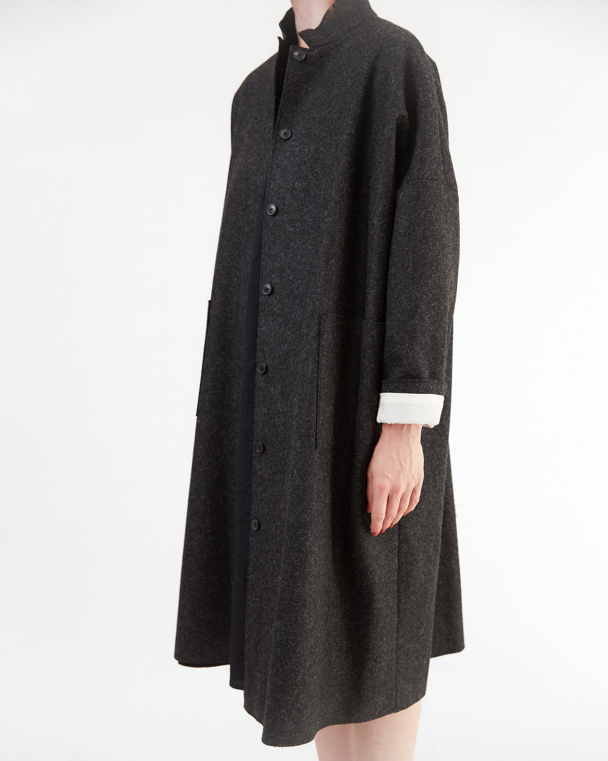 Apuntob Wool Coat in Black