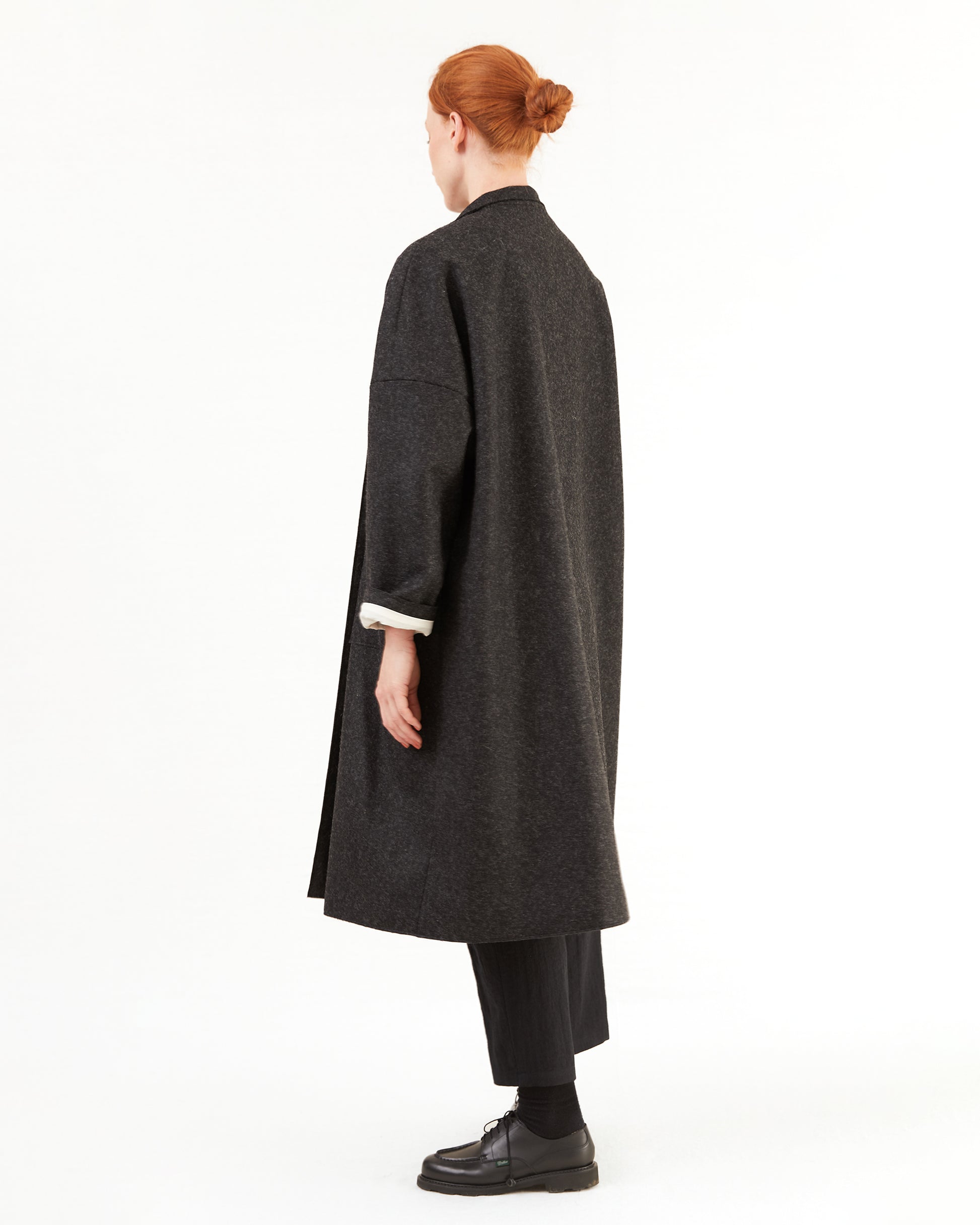 Apuntob Wool Coat in Black
