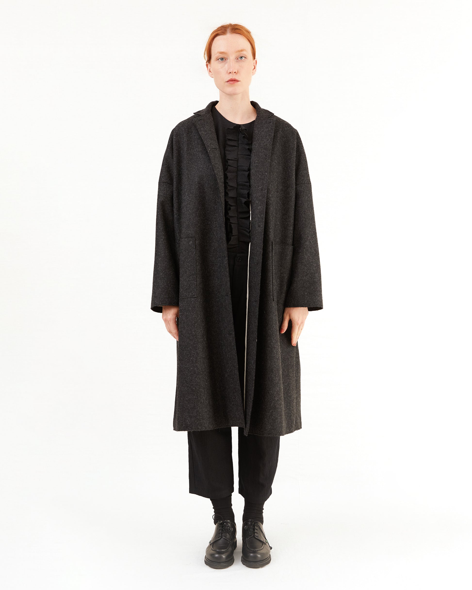 Apuntob Wool Coat in Black