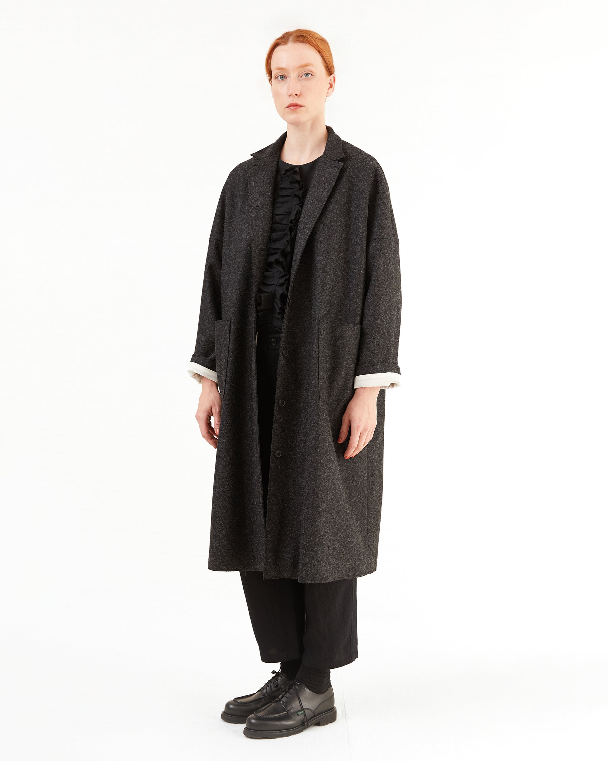 Apuntob Wool Coat in Black