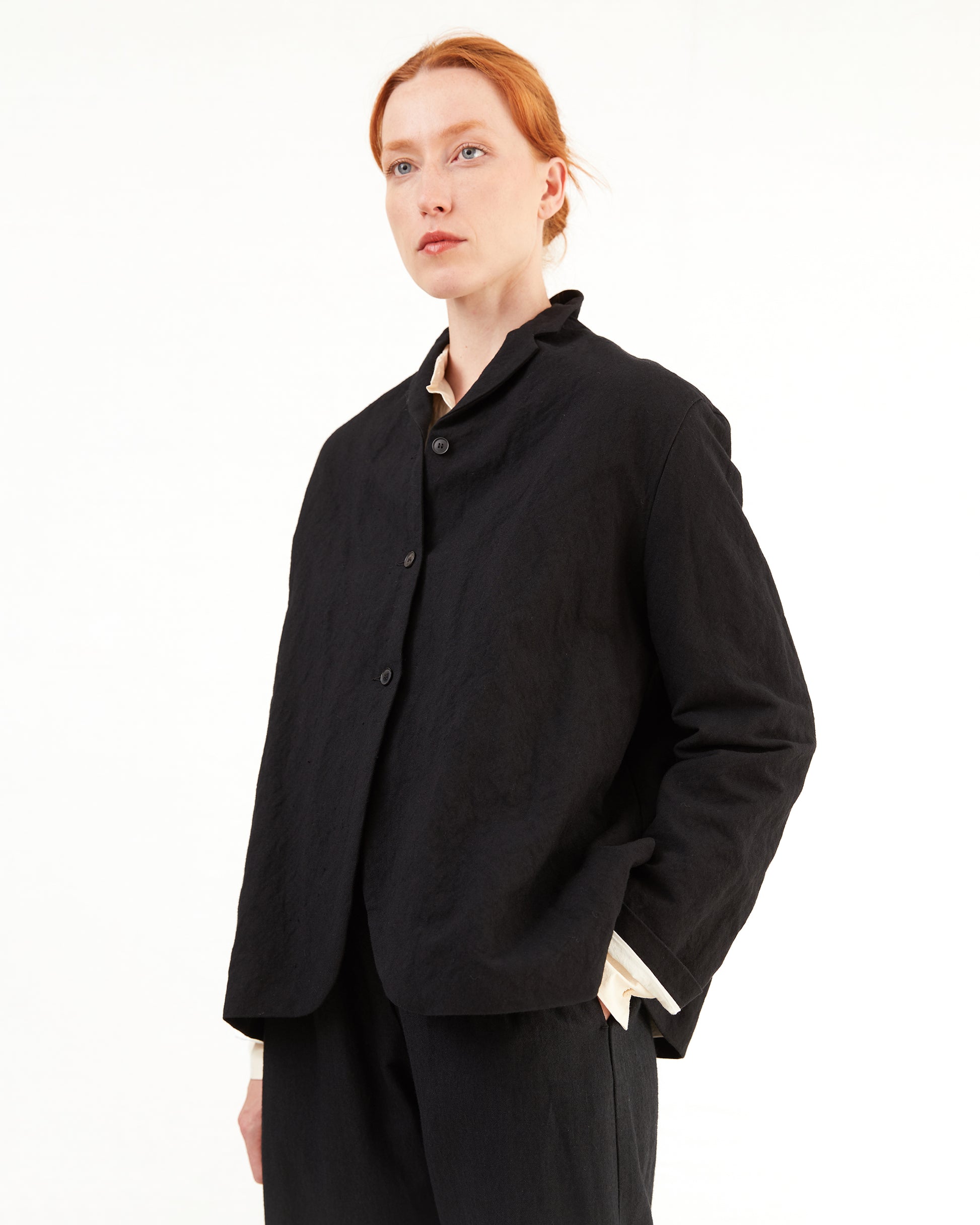 Apuntob Wool Jacket in Black