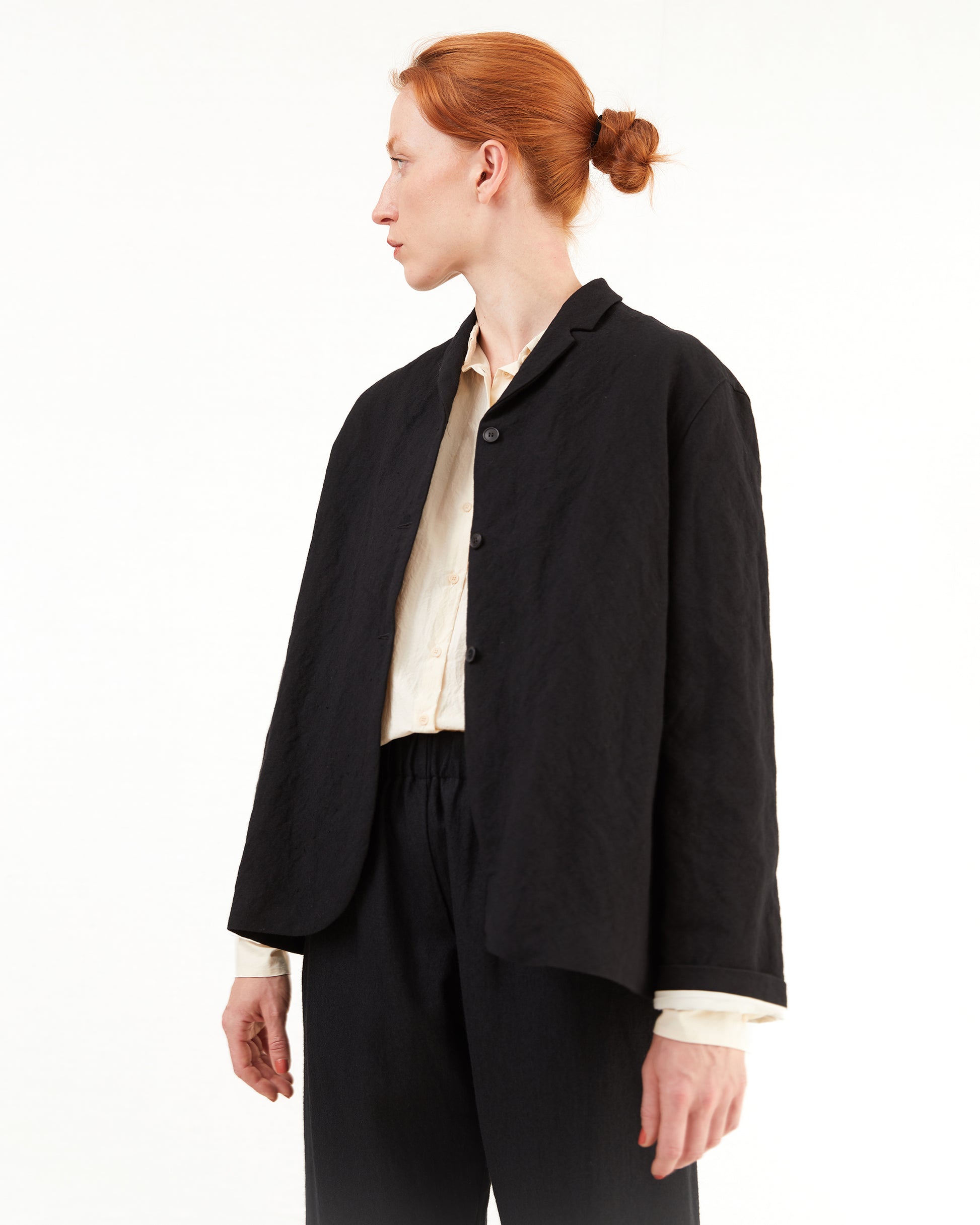 Apuntob Wool Jacket in Black