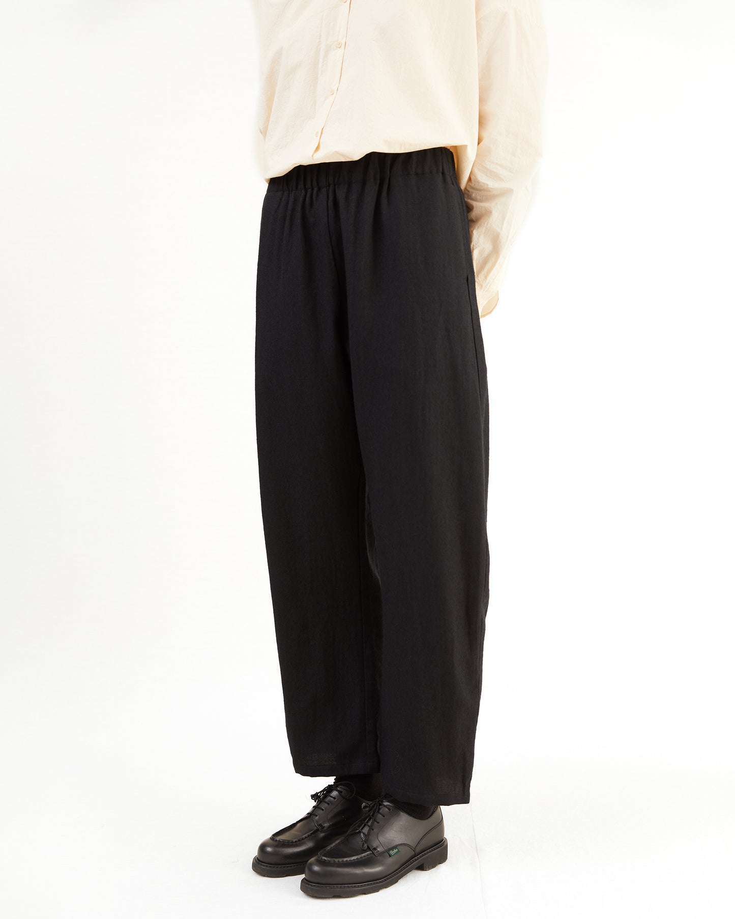 Apuntob Wool Trousers in Black