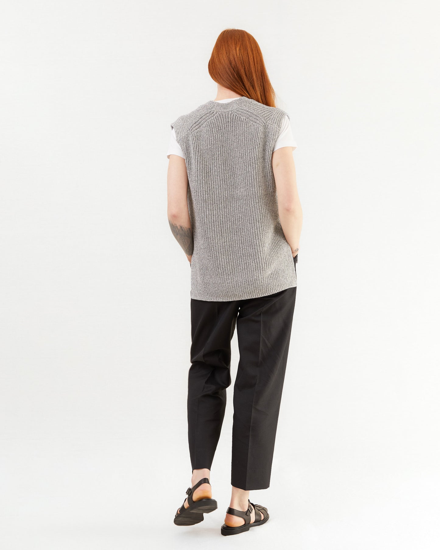 Aton Women's Silk Washi Lilyyarn V-Neck Vest in L. Grey