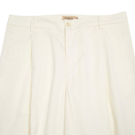 <p><span>The Tartana Lustro Trouser is an easy-going summer trouser made from breathable lightweight cotton. This wide-leg trouser is constructed with a high-rise and features a deep single pleat in the front, belt loops and a zip fly.</span></p> <p><span>97% Cotton, 3% Elastane.</span></p> <p>Made in Italy.</p>
