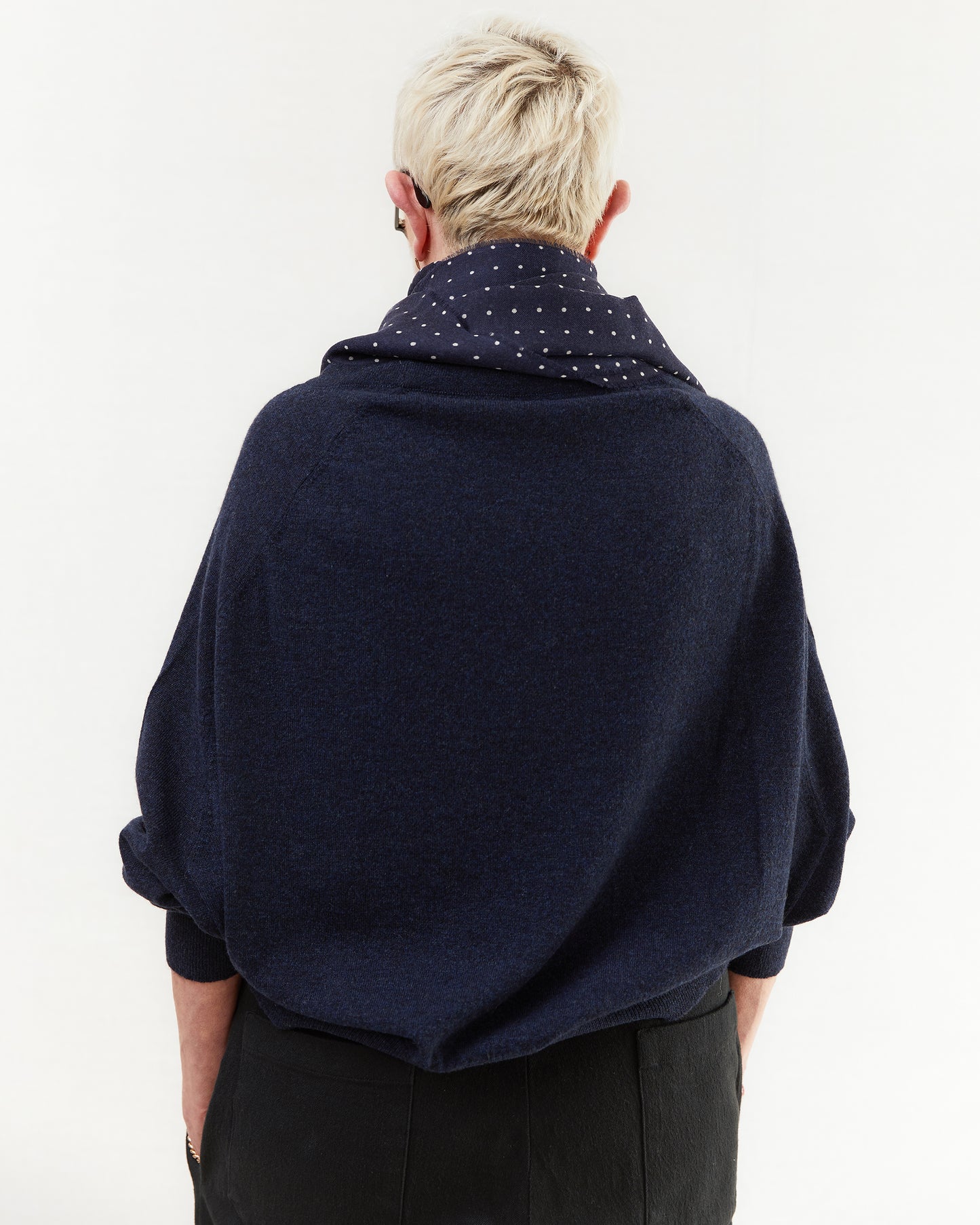 Begg & Co Wispy Hanover Cashmere Scarf in Navy/White