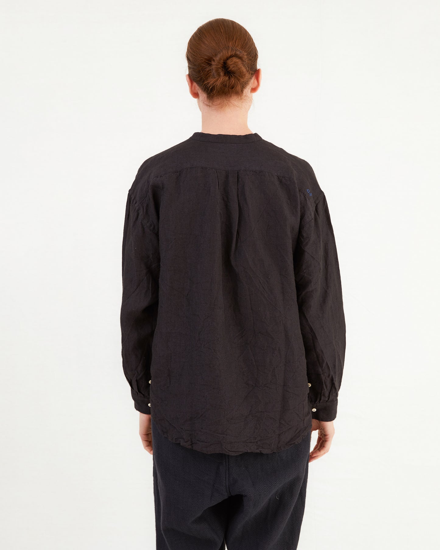 Guptiha Women's Linen Shirt in Navy