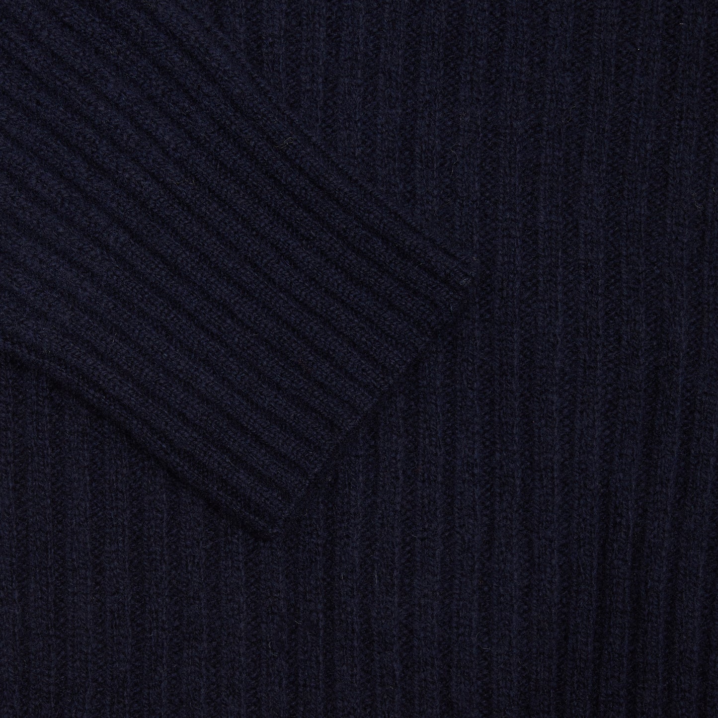 Harley Ribbed Rollneck Lambswool Jumper in Nero Navy