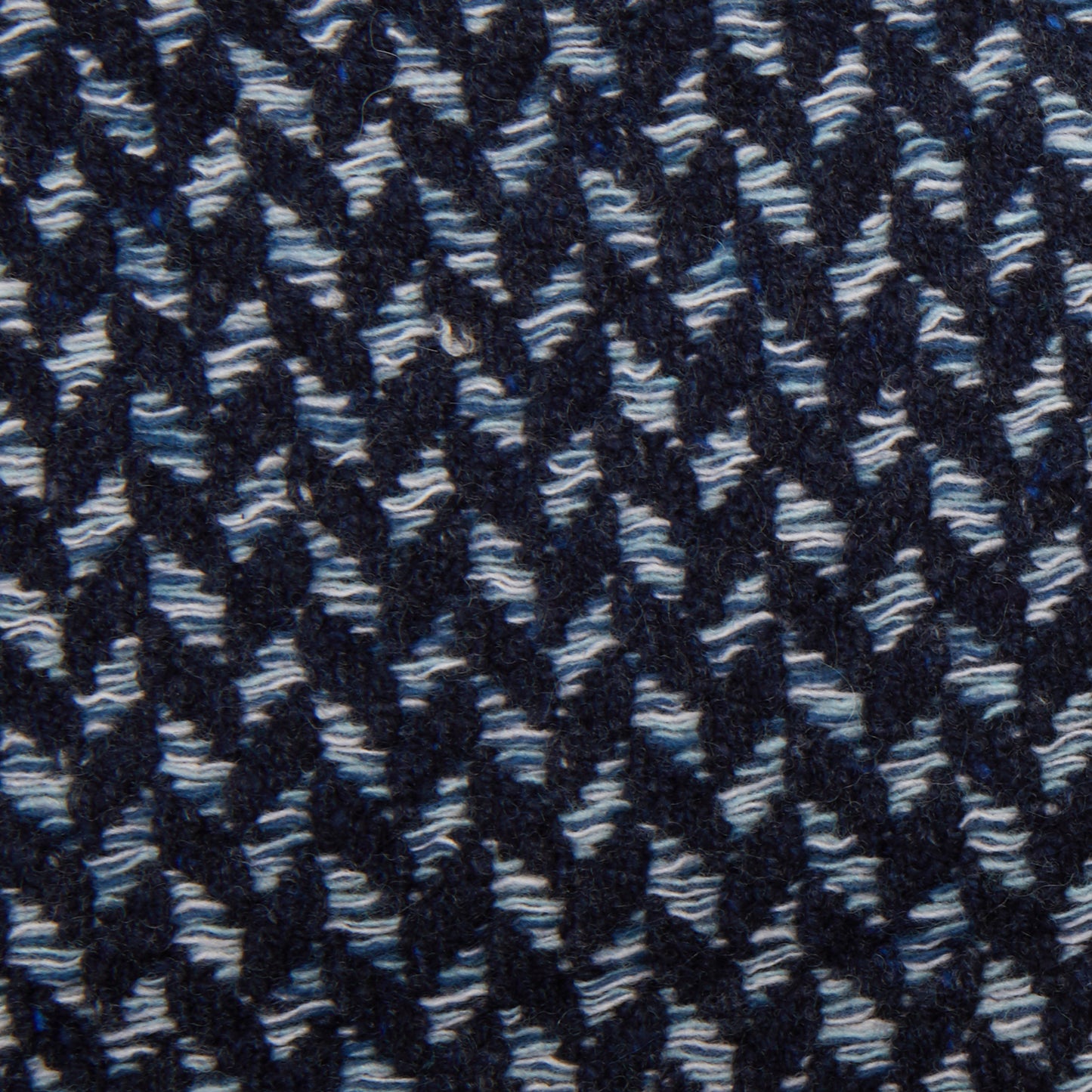 Inis Meáin Fíodóir Cashmere/Merino Scarf in Navy/Blue