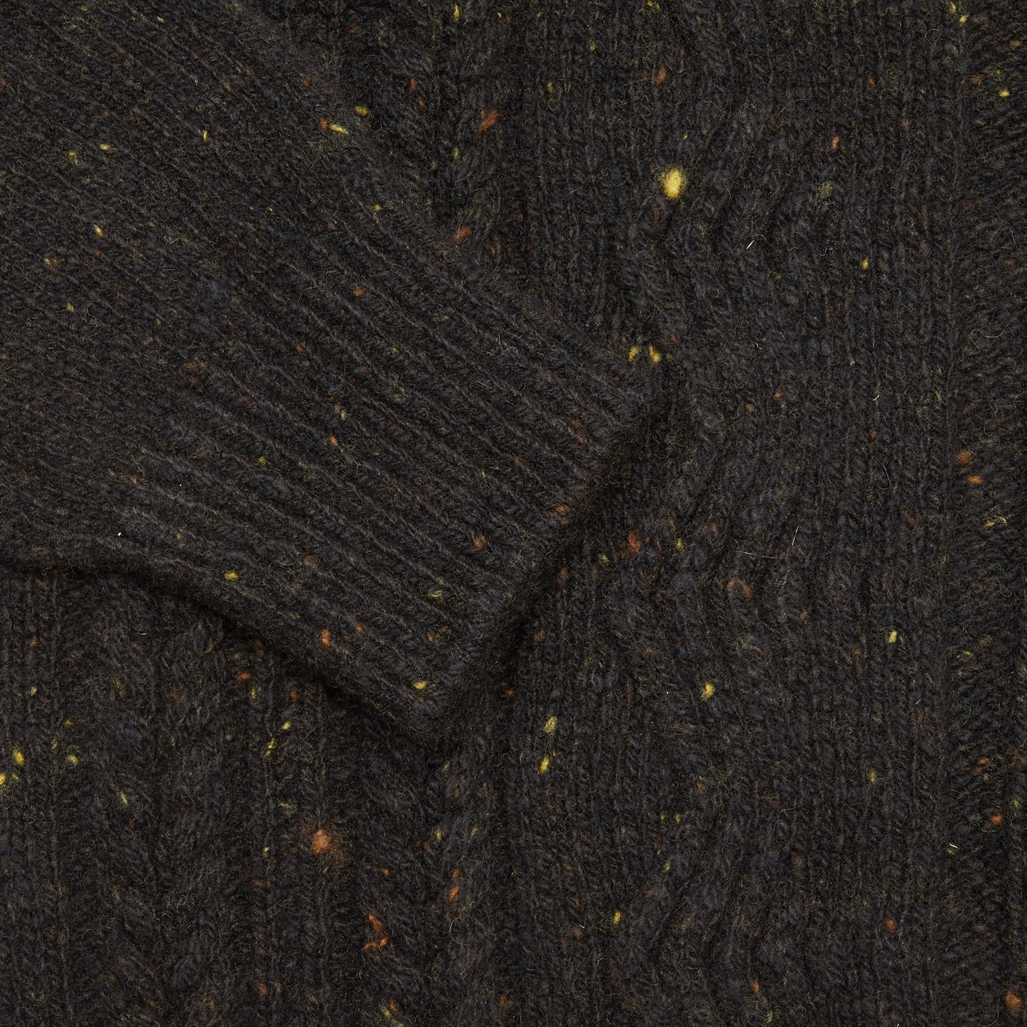 Inis Meáin Cashmere/Merino Ridges Aran Jumper in Natural Black Fleck