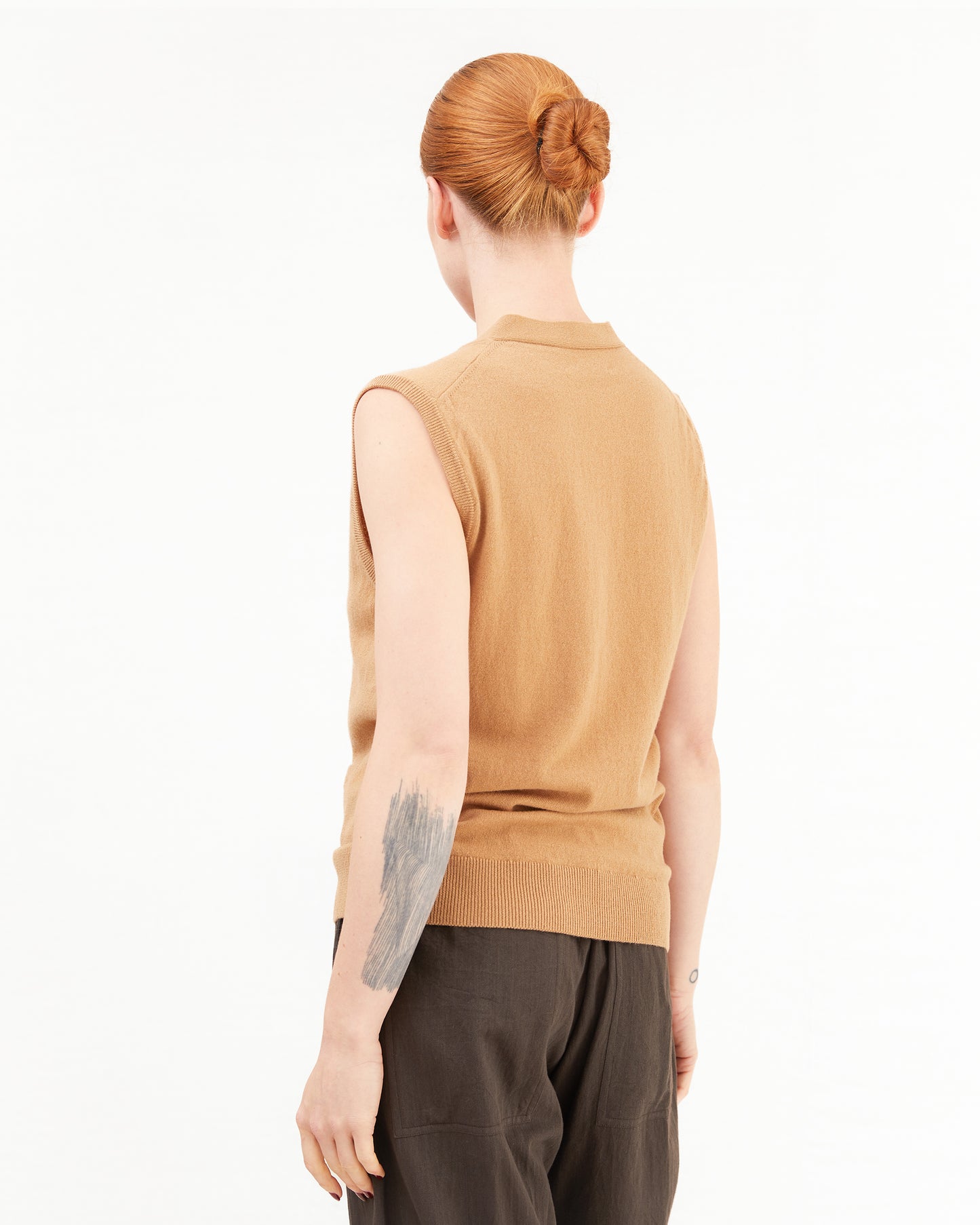McGeorge Wool/Cashmere V-Neck Waistcoat in Tortilla