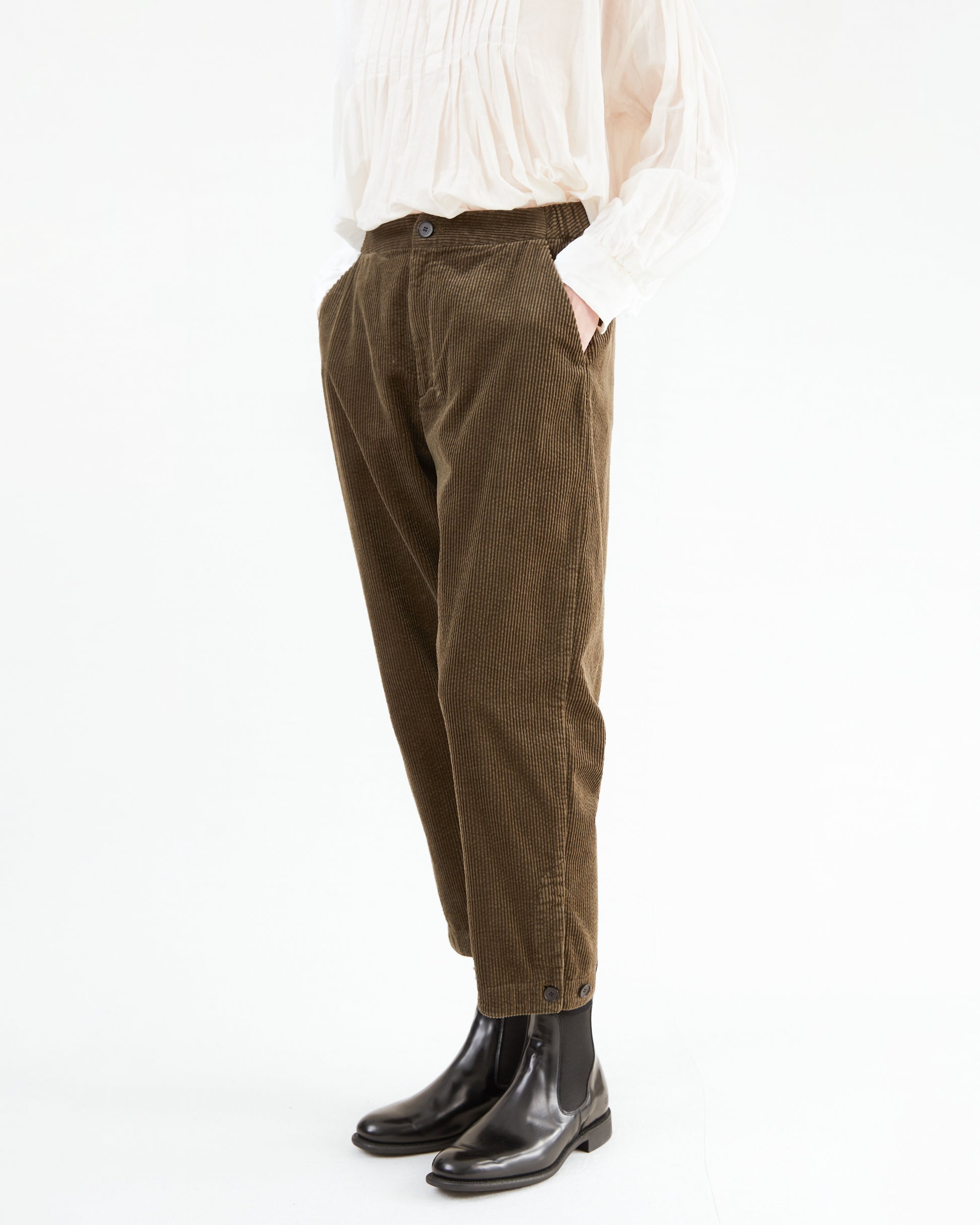 Pas de Calais Corduroy Tapered Pants in Khaki