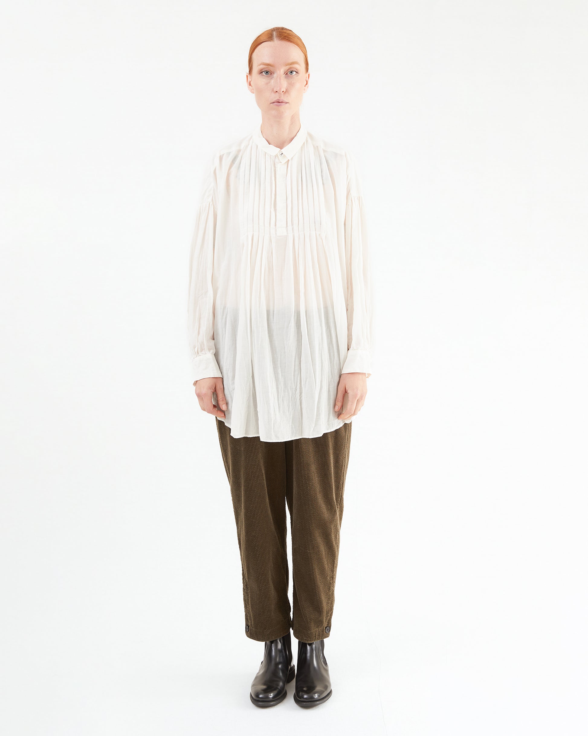 Pas de Calais Corduroy Tapered Pants in Khaki