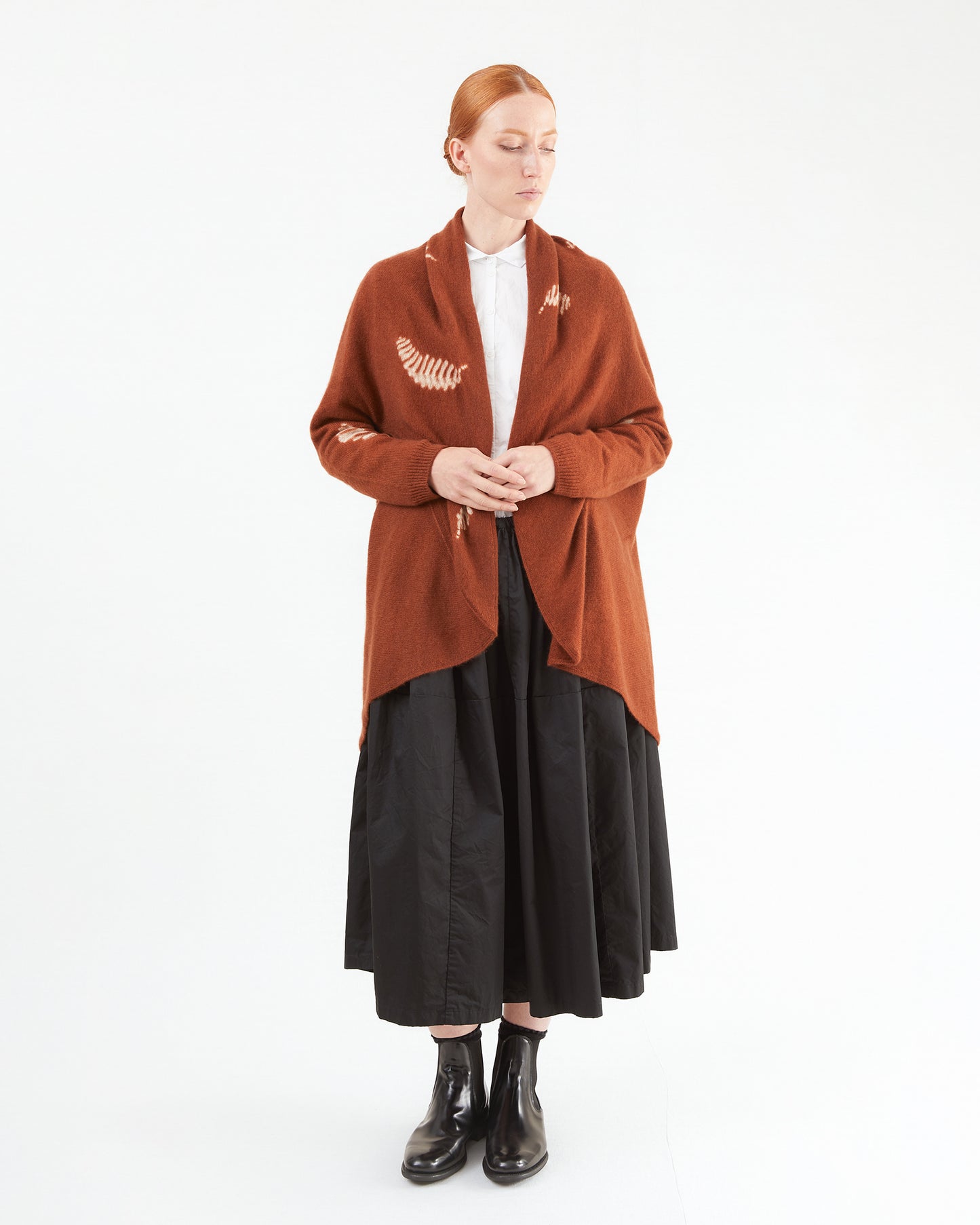 Suzusan Cashmere Seamless Upside Down Cape in Brown/ Sand