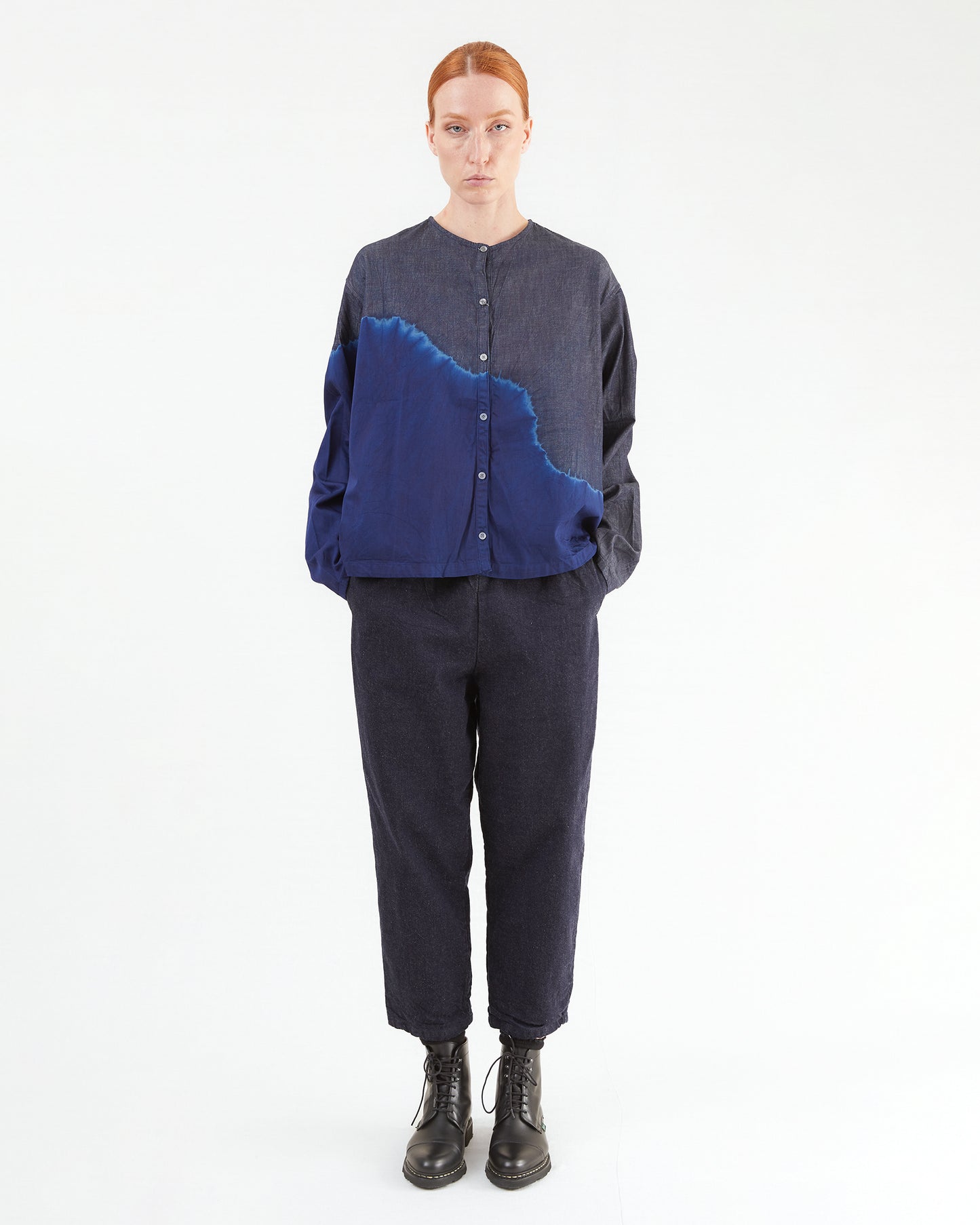 Suzusan Boushi Somewake Shibori Denim Collarless Blouse in Indigo/ Navy