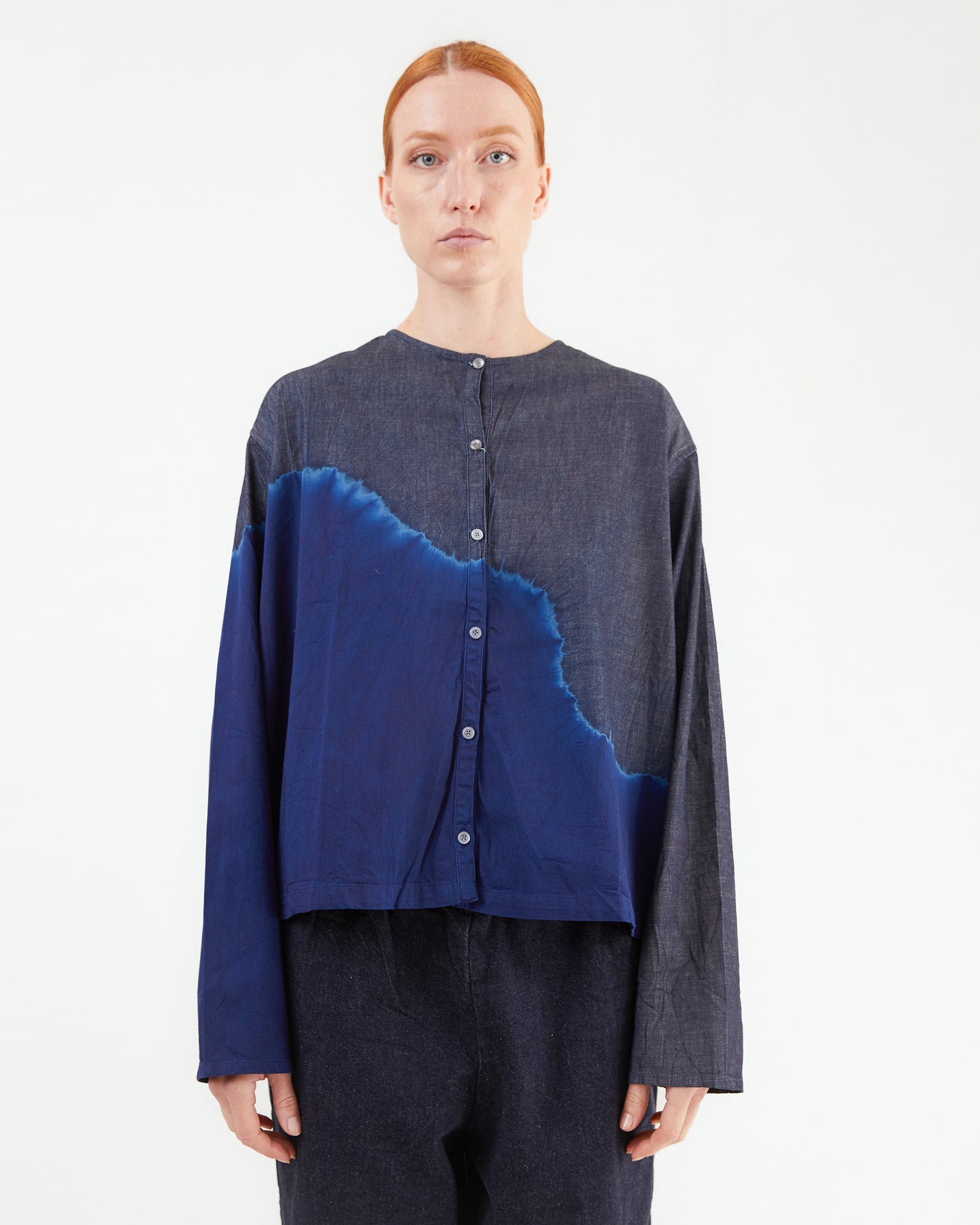 Suzusan Boushi Somewake Shibori Denim Collarless Blouse in Indigo/ Navy