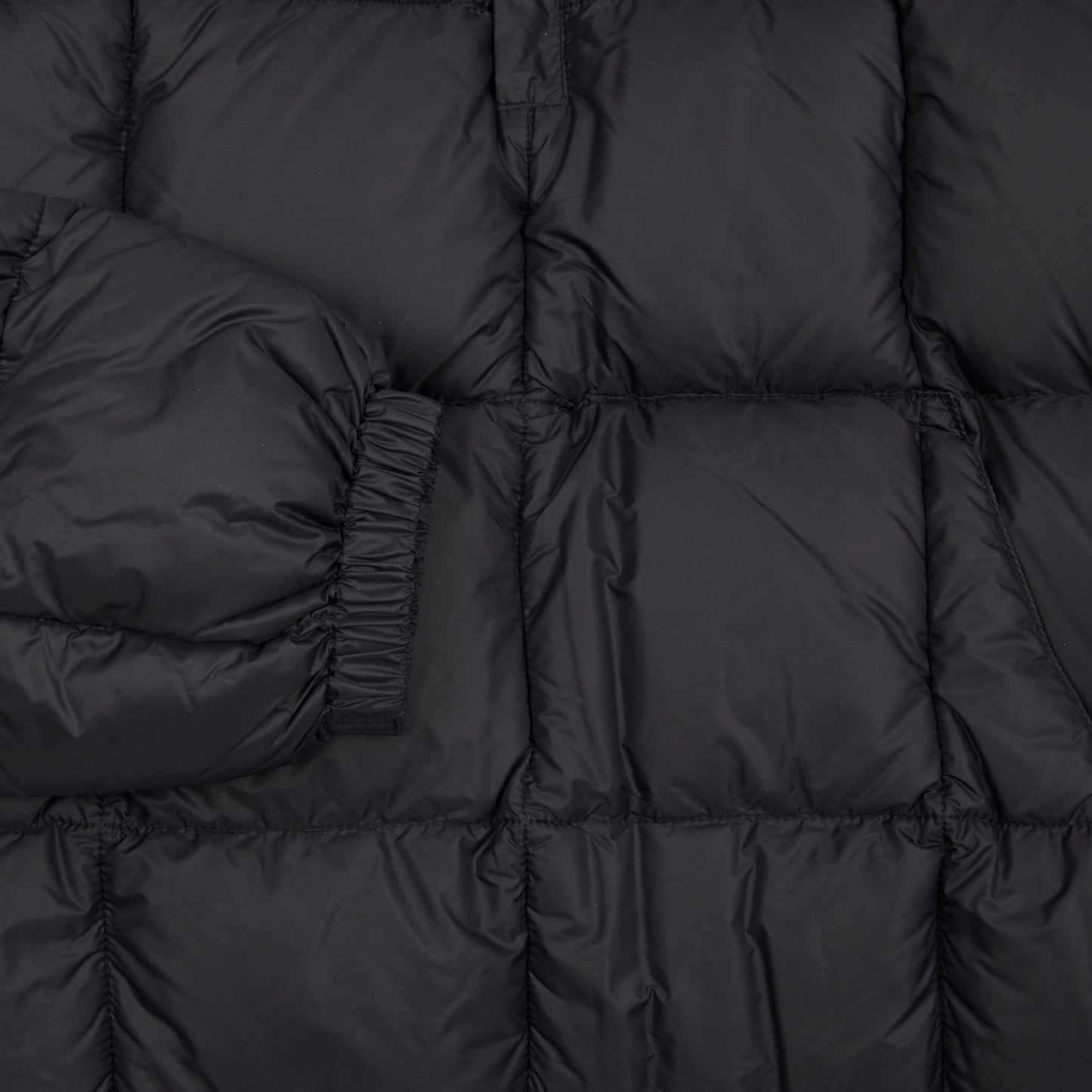 Crescent Down Works Down Pullover in Black/Black