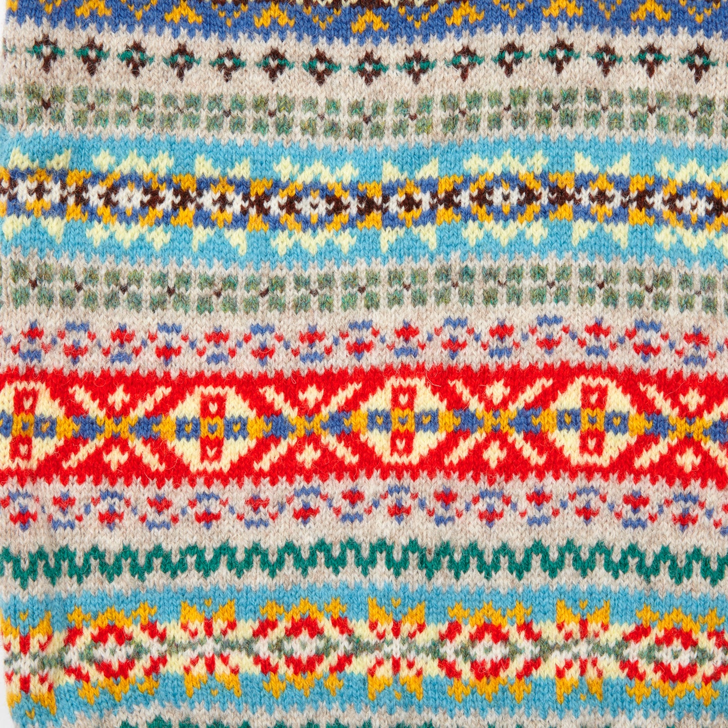 Jamieson's V-neck Fair Isle Slipover in Ecru