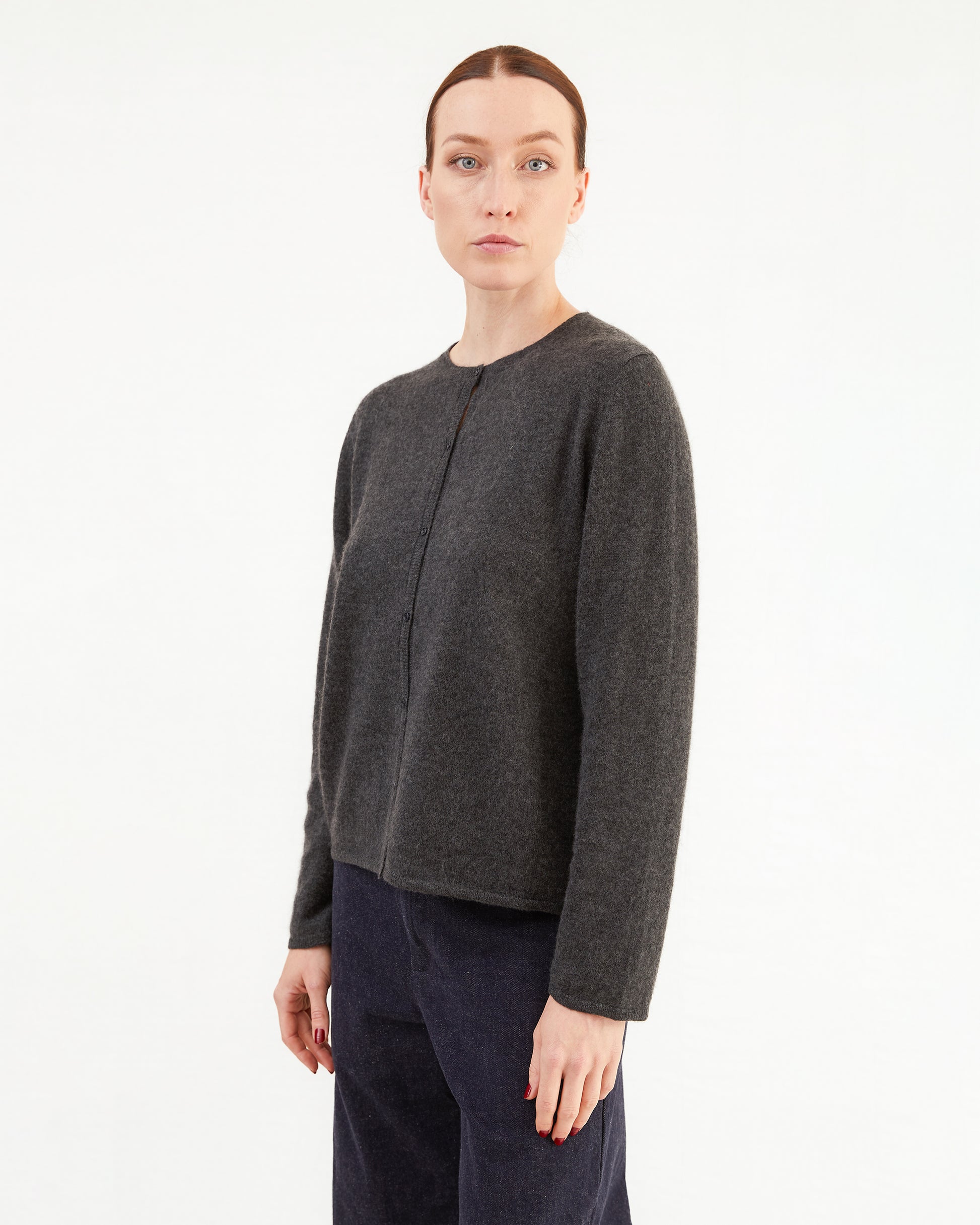 Apuntob Cashmere Cardigan in Anthracite Grey