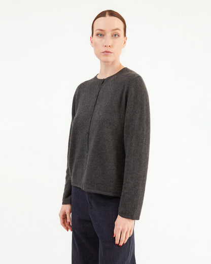 Apuntob Cashmere Cardigan in Anthracite Grey