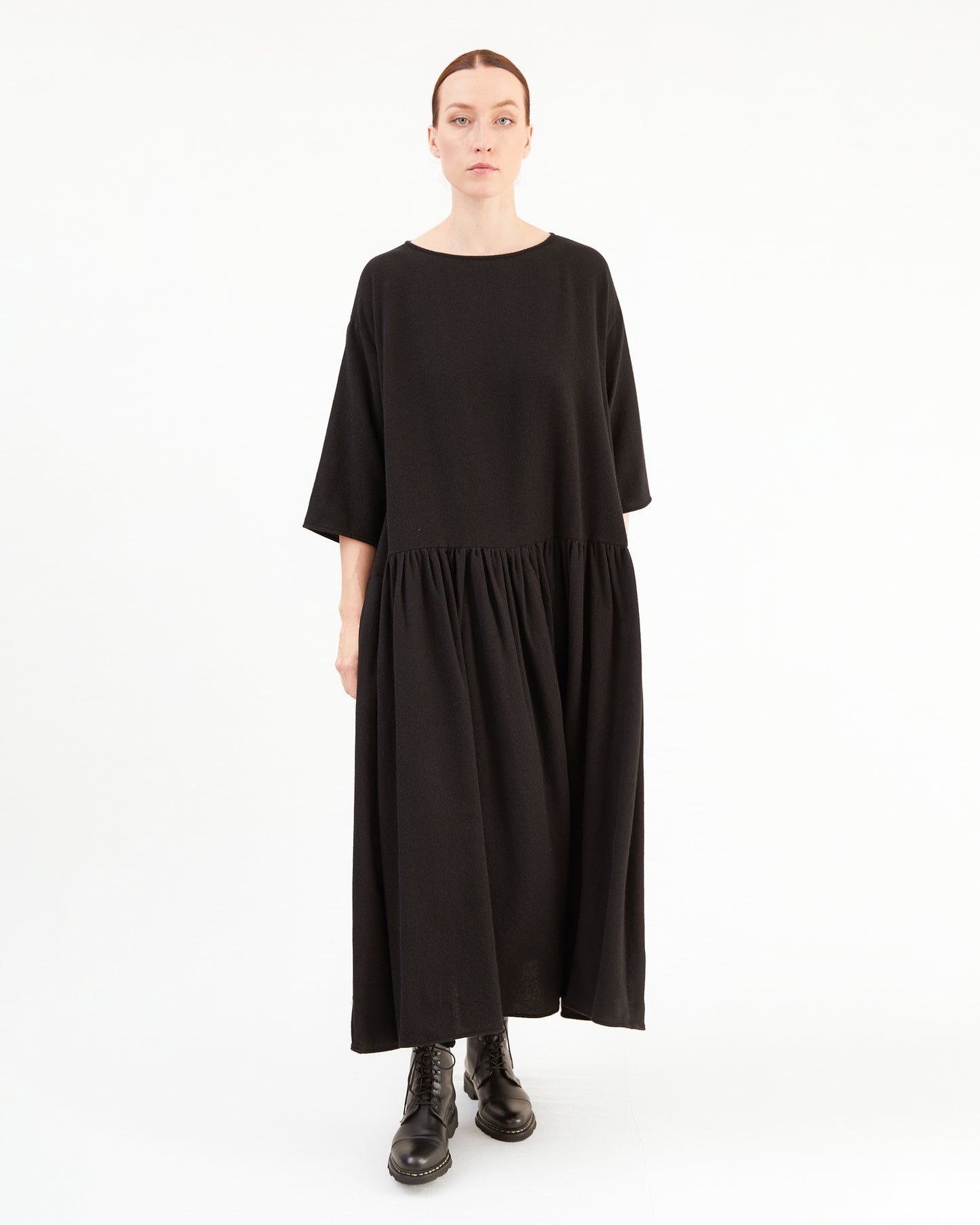 Apuntob Cashmere Dress in Black