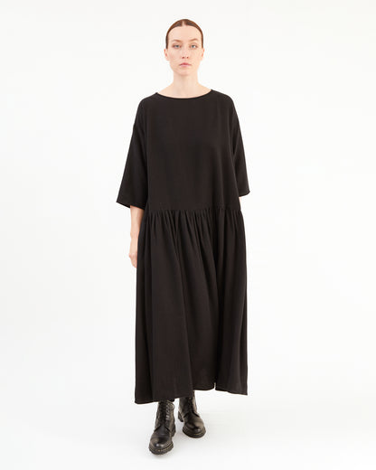 Apuntob Cashmere Dress in Black