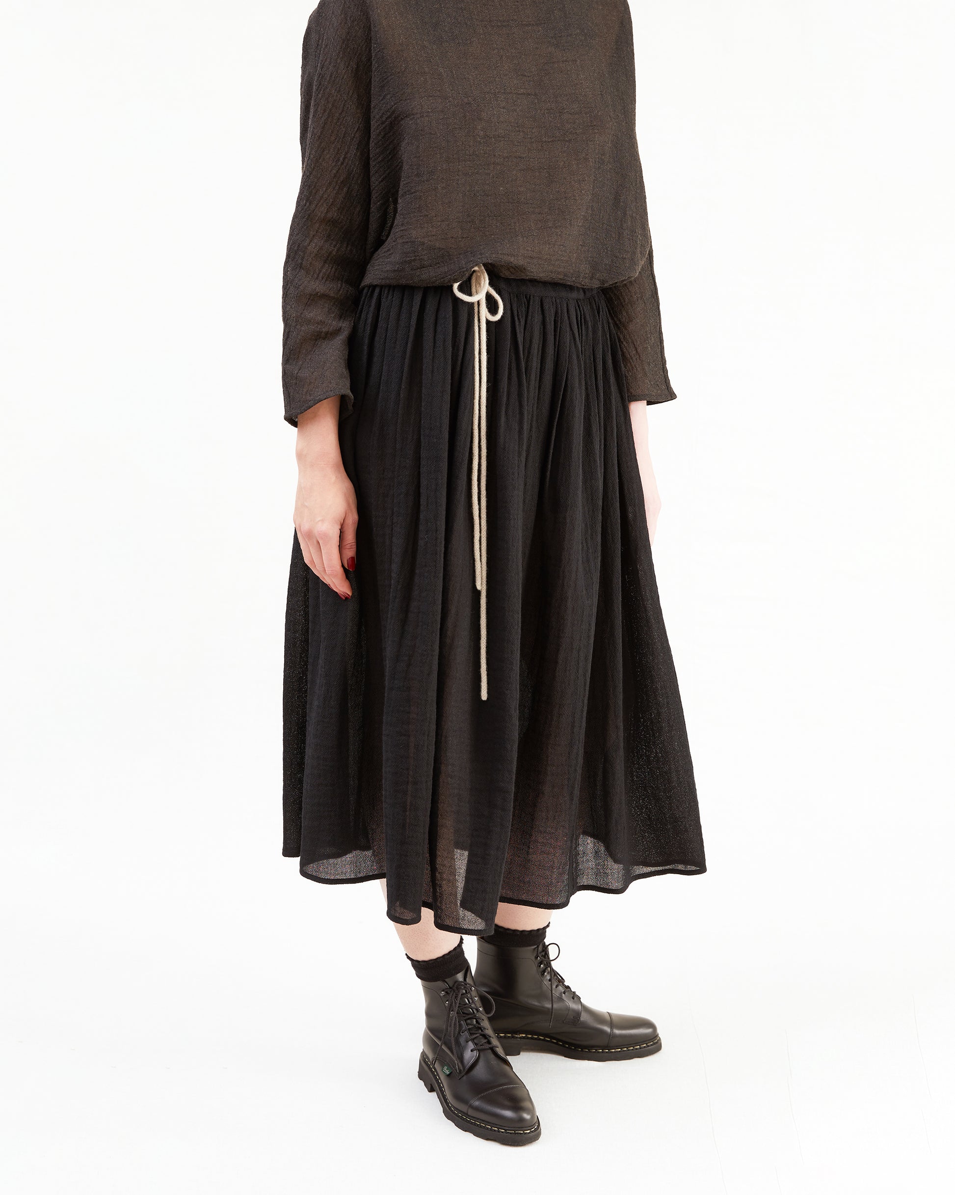 Apuntob Wool Skirt in Black