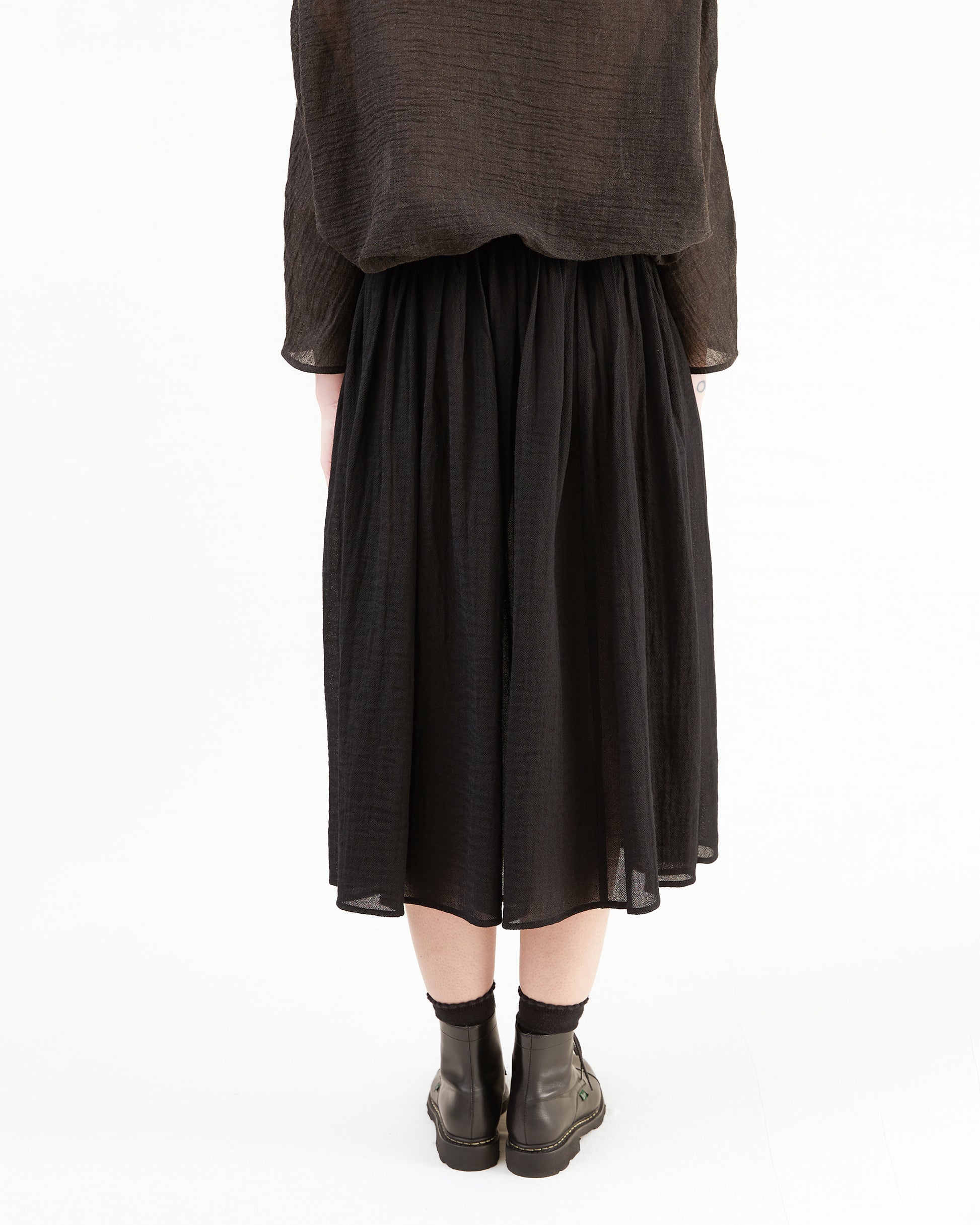 Apuntob Wool Skirt in Black