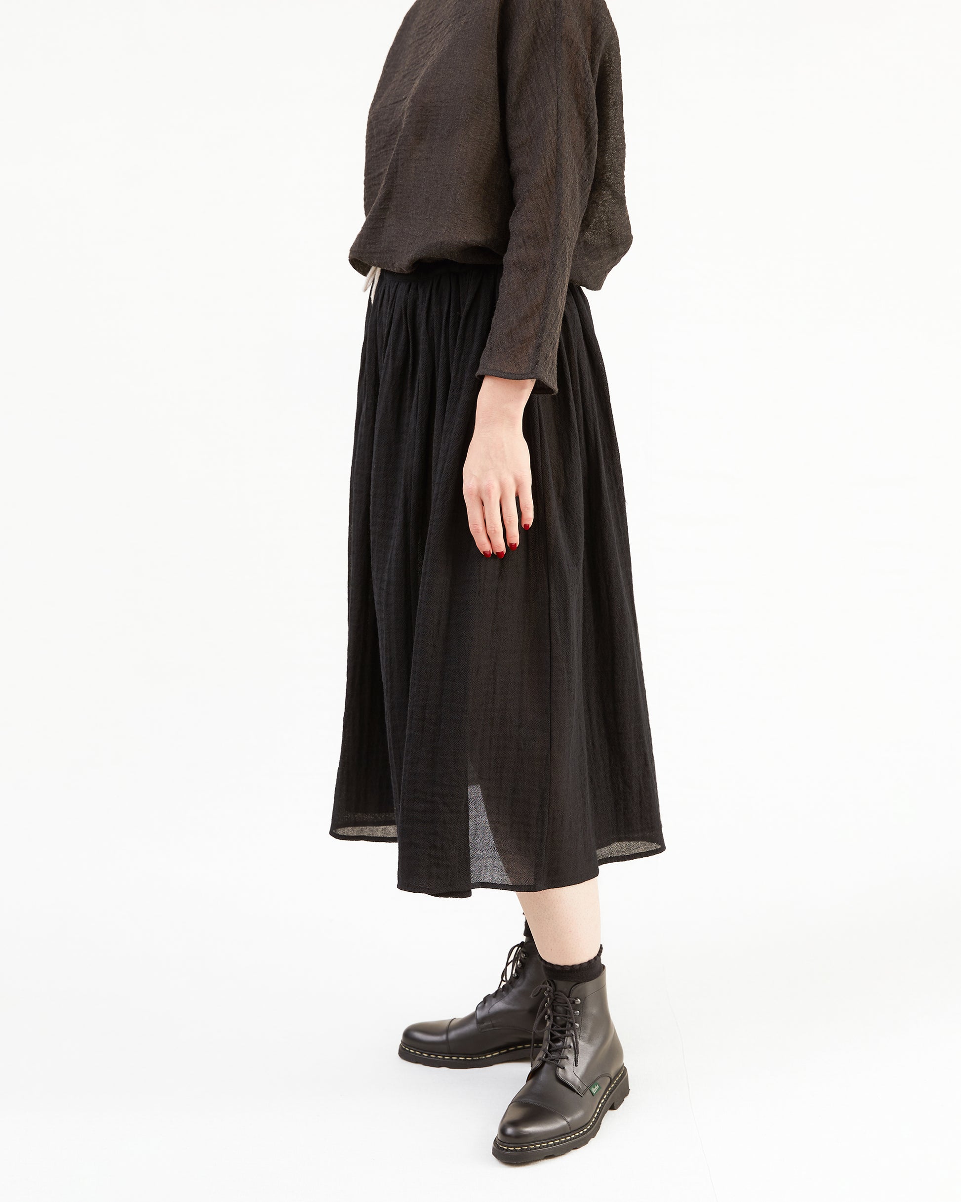 Apuntob Wool Skirt in Black