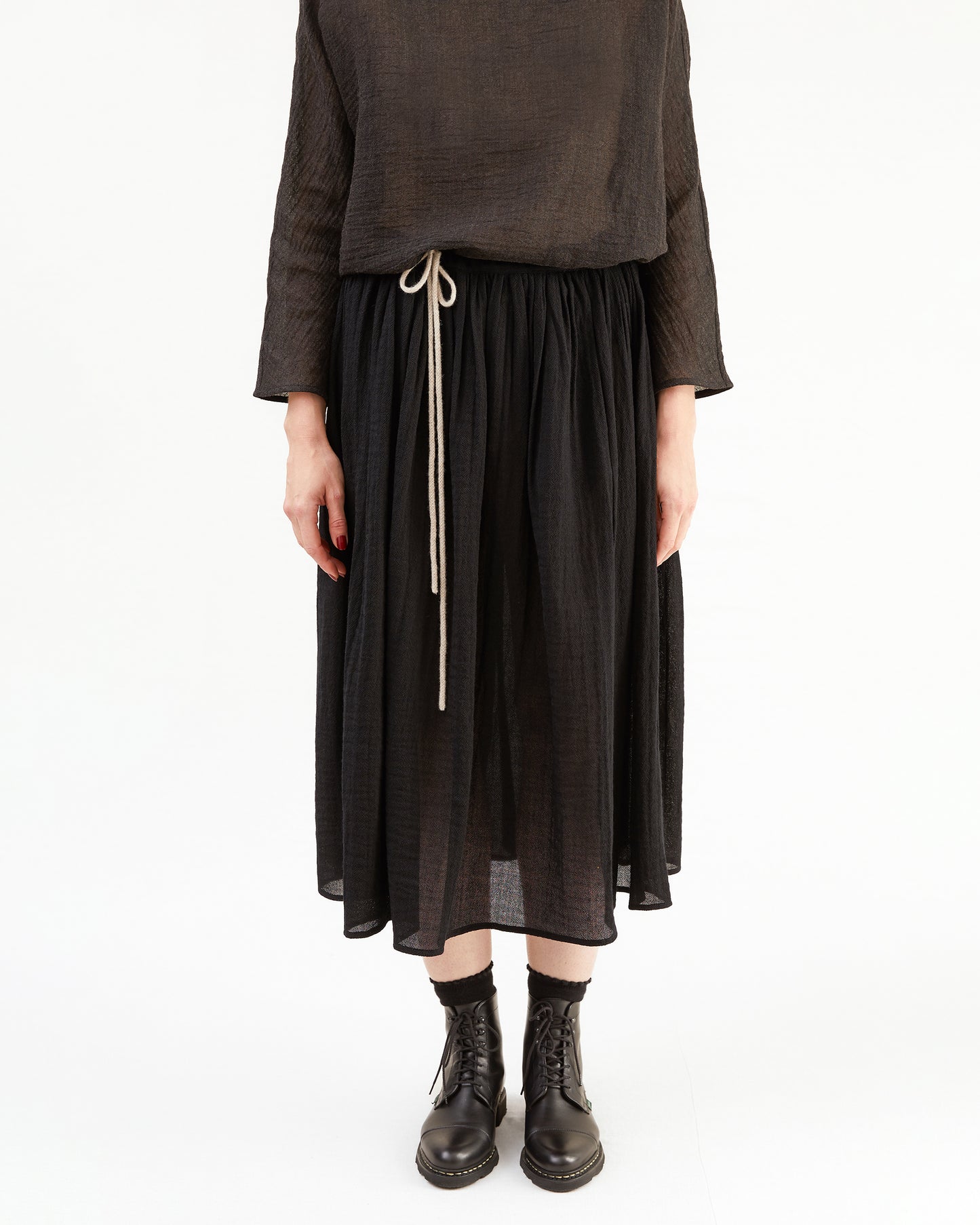 Apuntob Wool Skirt in Black