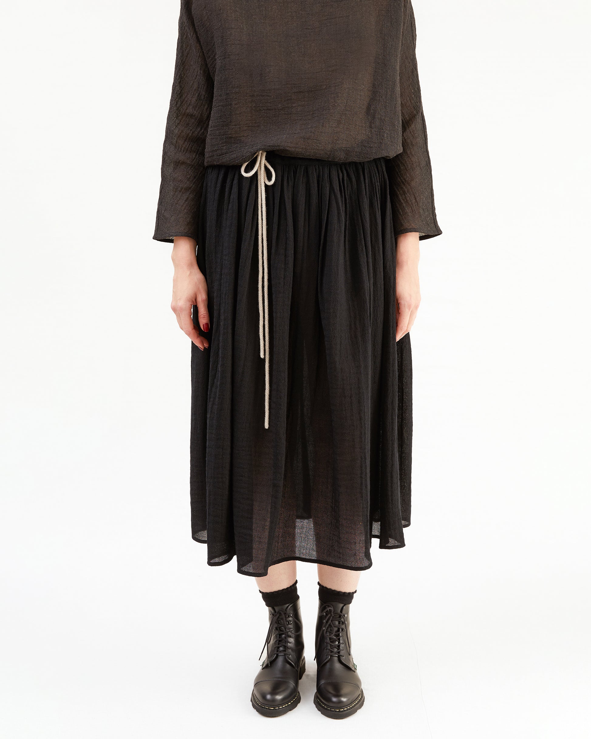 Apuntob Wool Skirt in Black