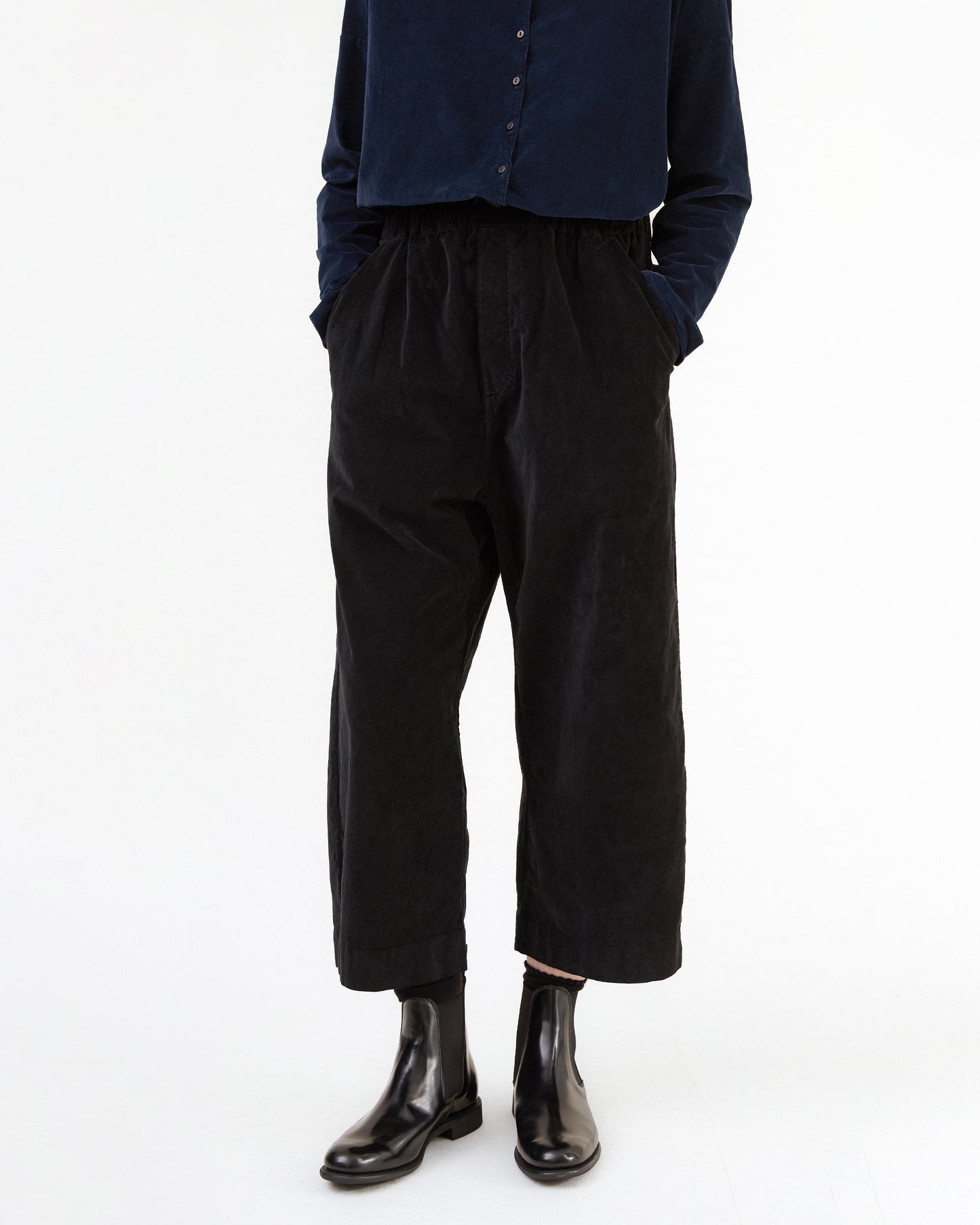 Album Di Famiglia Velvet Wide & Short Trousers in Black