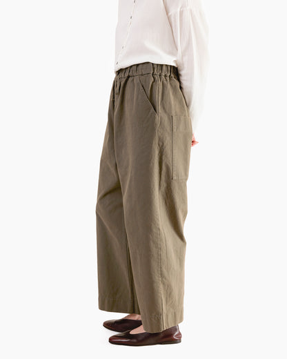 Album Di Famiglia Velvet Wide & Short Trousers in Taupe