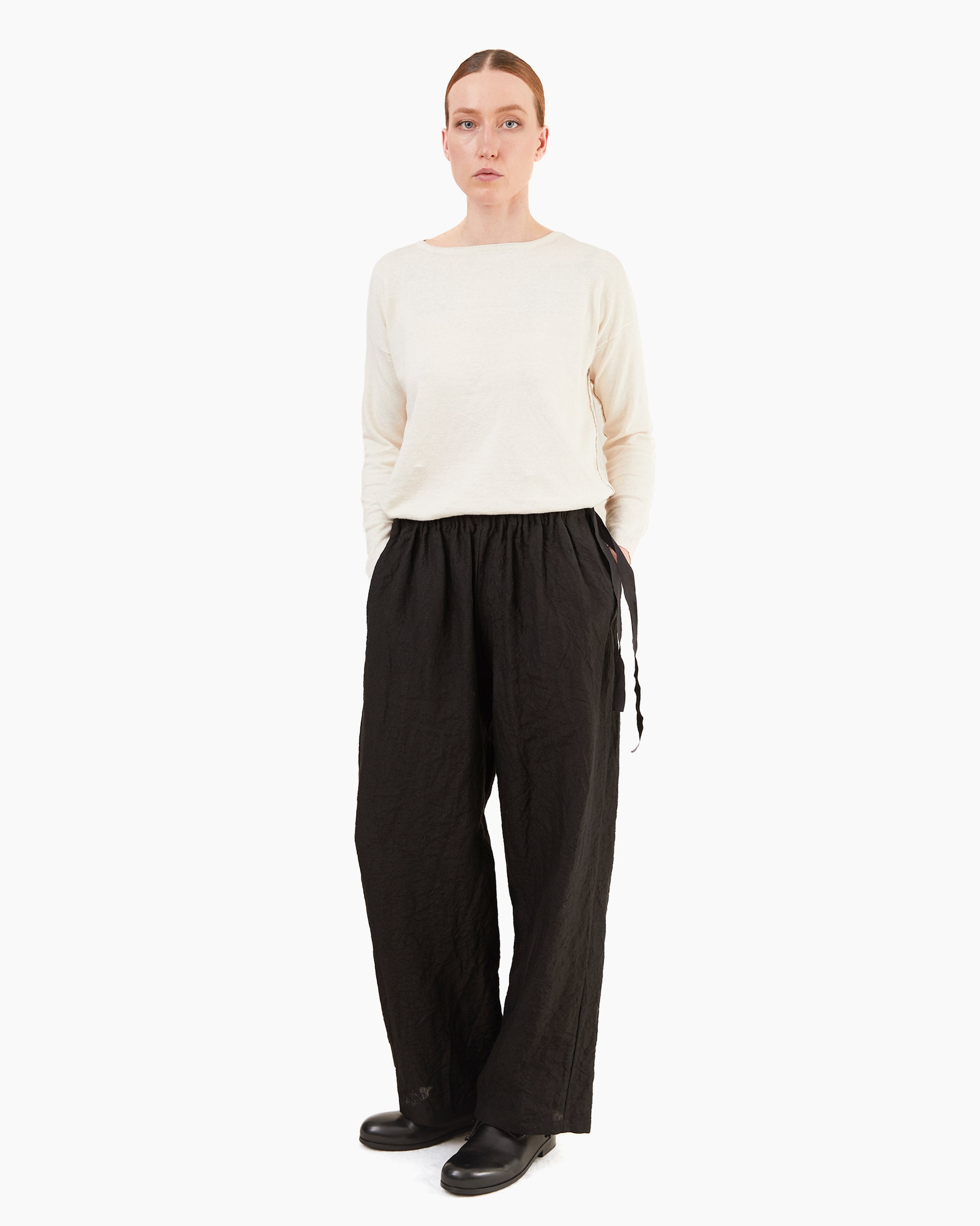 Apuntob Linen Trousers in Black