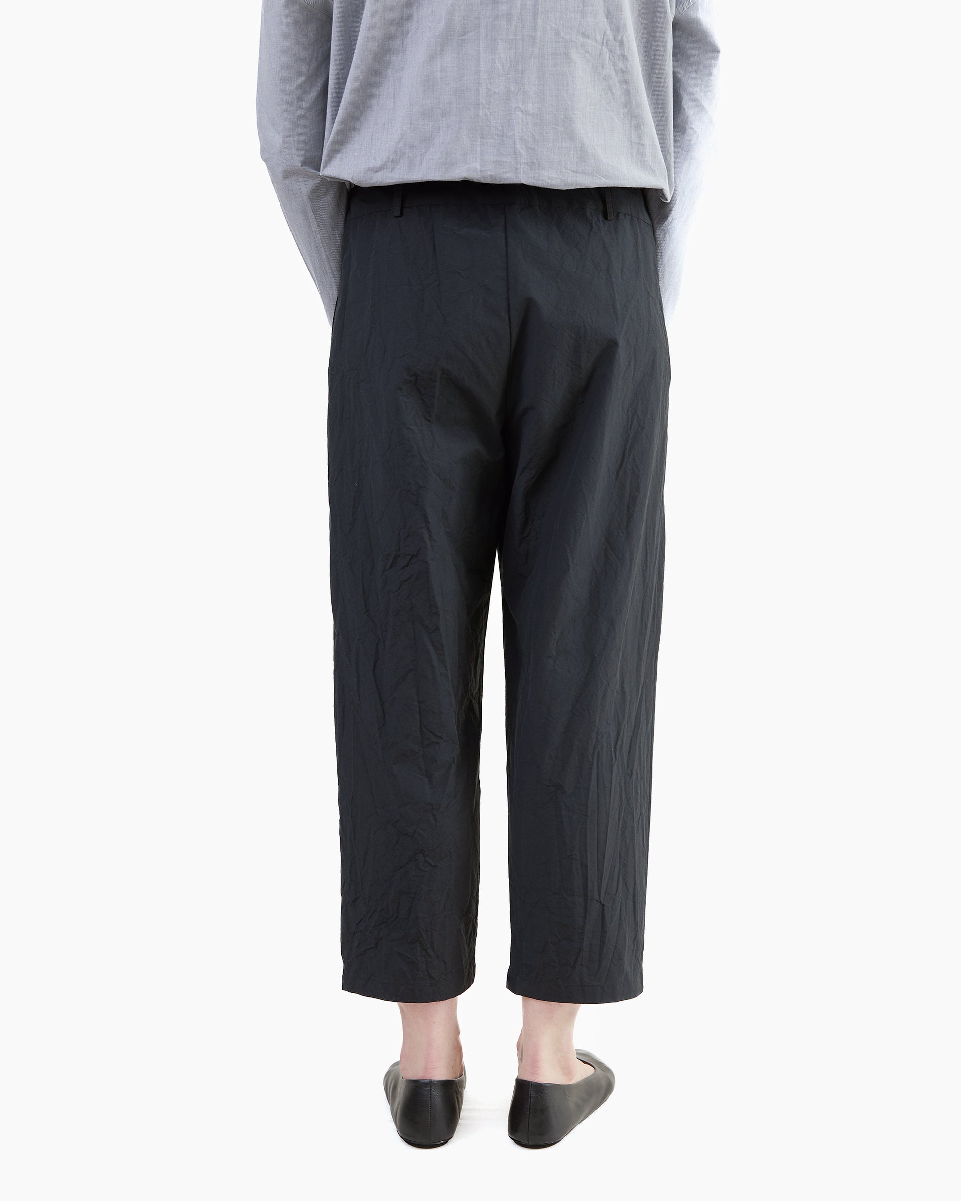 Apuntob Pleated Trousers in Black