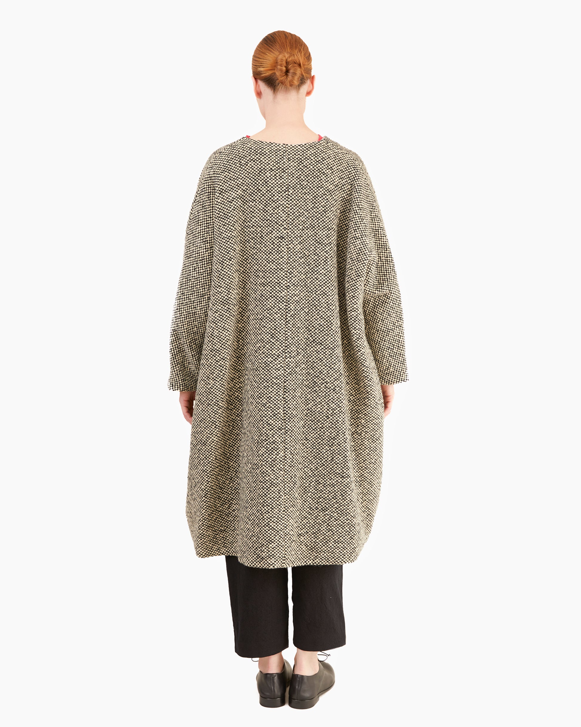 Apuntob Collarless Wool Coat in Black/Natural
