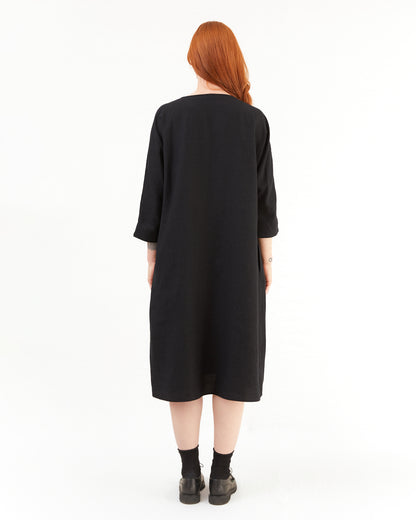 Apuntob Wool Dress in Black