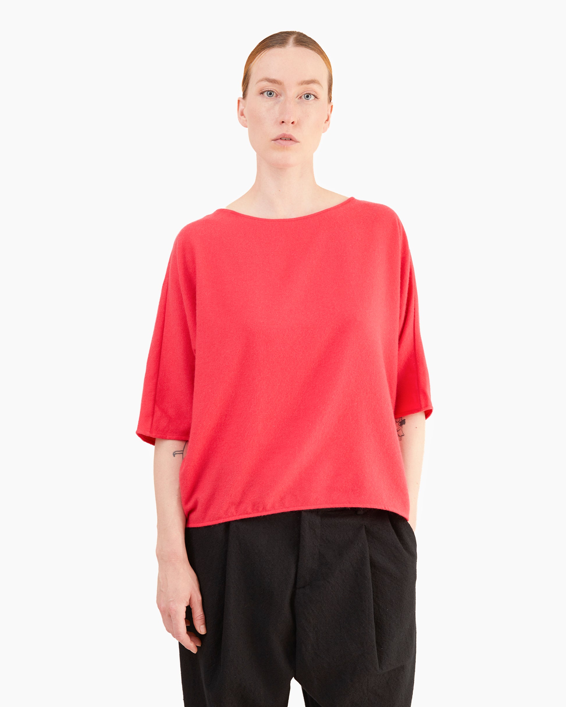 Apuntob Wide Cashmere Top in Raspberry