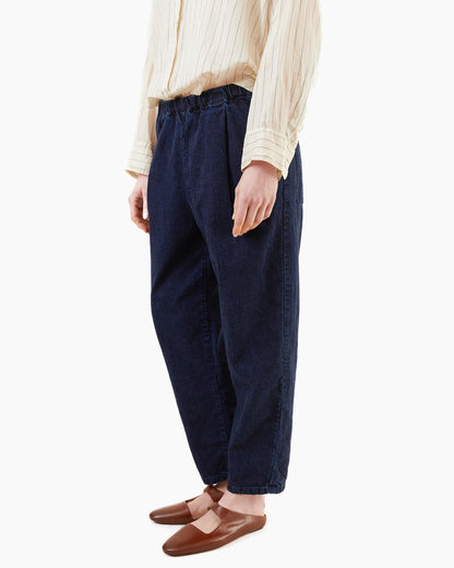 Apuntob Cropped Linen Trousers in Abyss