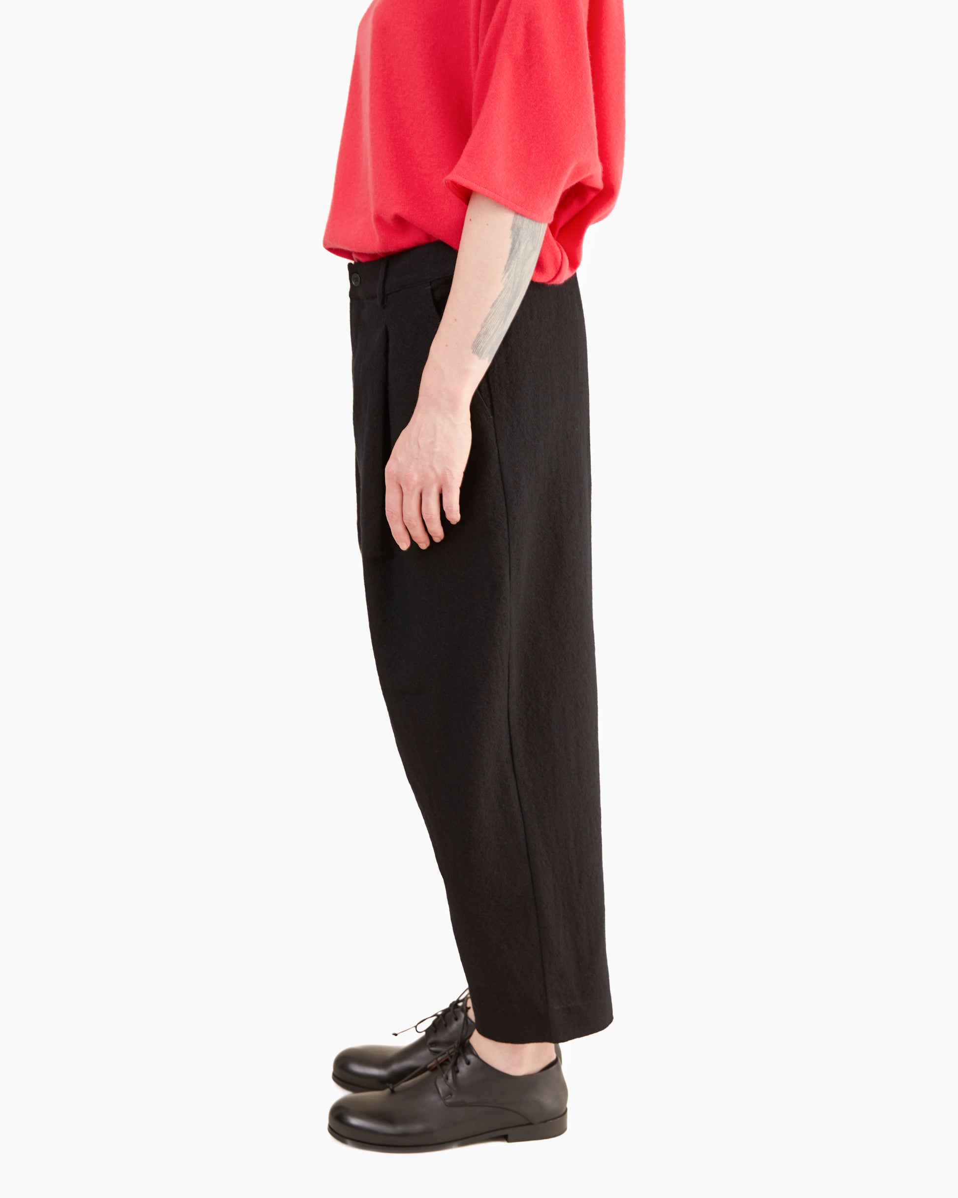 Apuntob Pleated Wool Trousers in Black