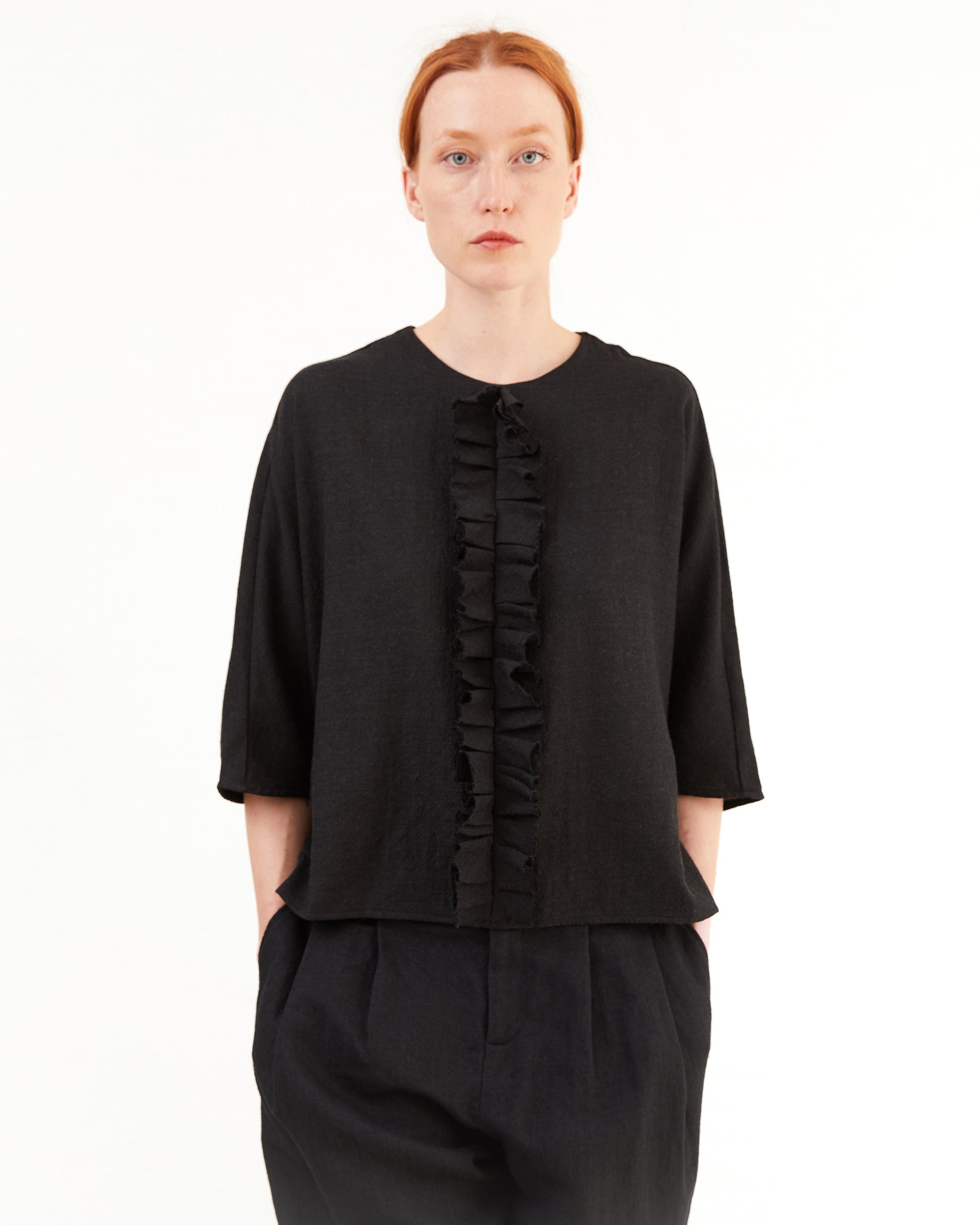 Apuntob Wool Shirt in Black