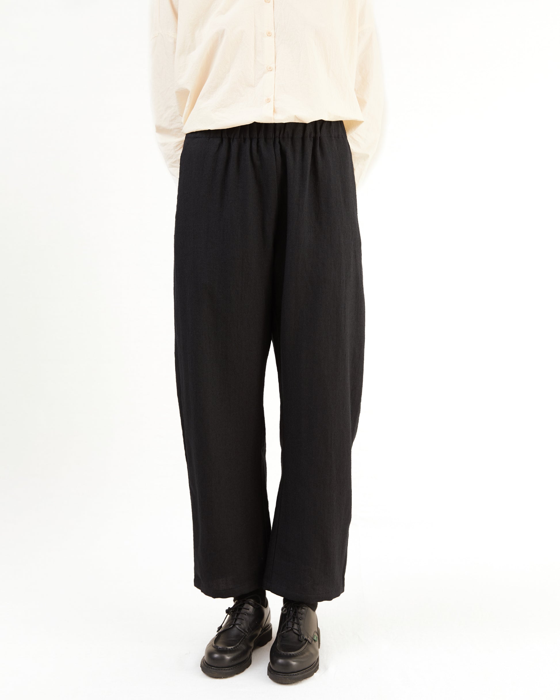 Apuntob Wool Trousers in Black