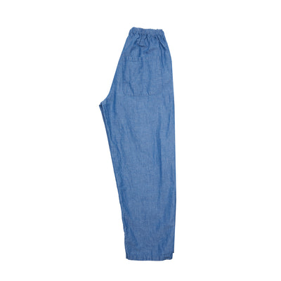 Soft cotton/linen blend trousers in a comfortable fit, with a gentle taper in the leg towards the hem. This style is cropped in length to graze the ankle. Featuring an elasticated waist, inseam pockets, and back patch pockets.   60% Cotton, 40% Linen.