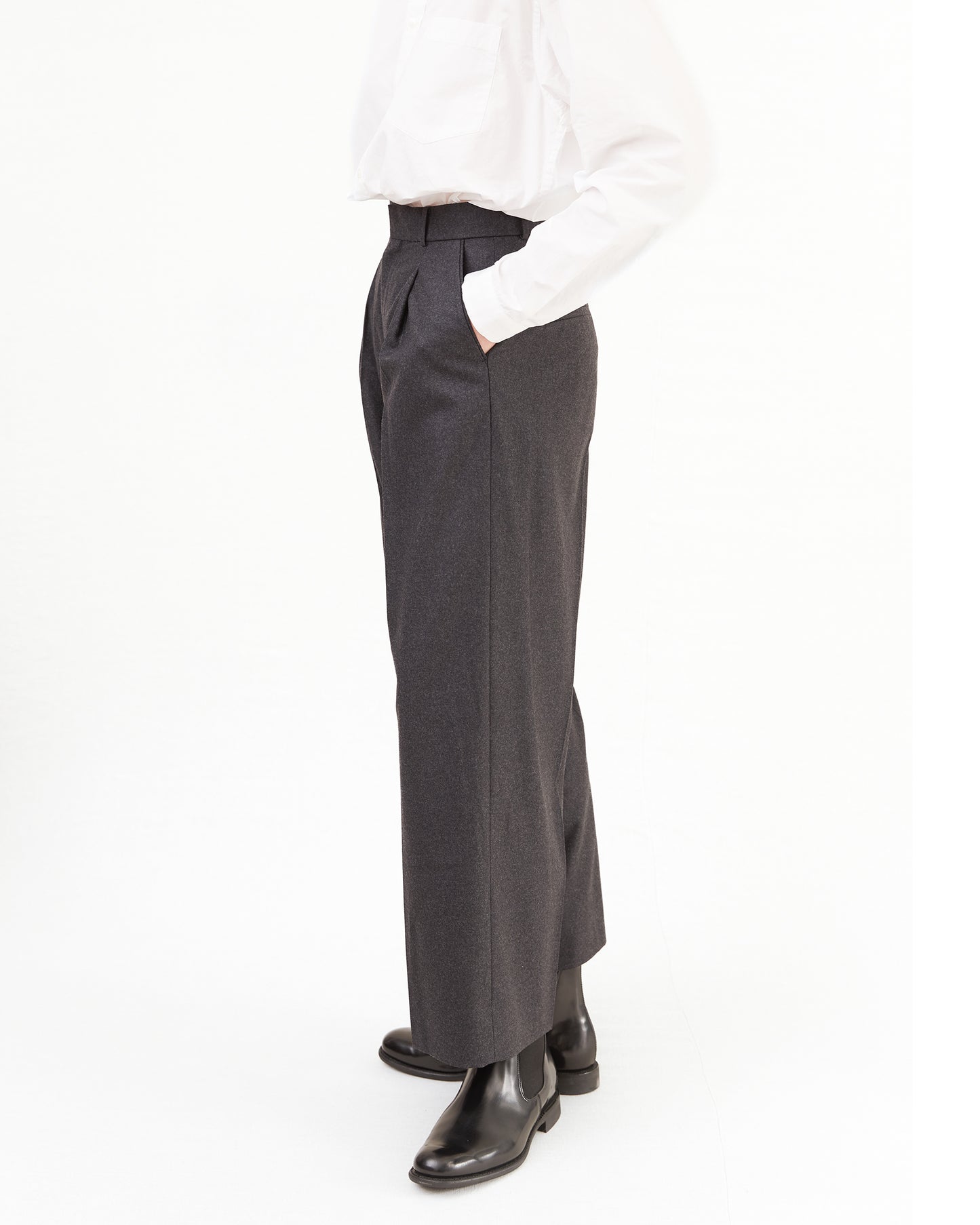 Aton Women's Merino College Flannel Tucked Wide Pants in Charcoal