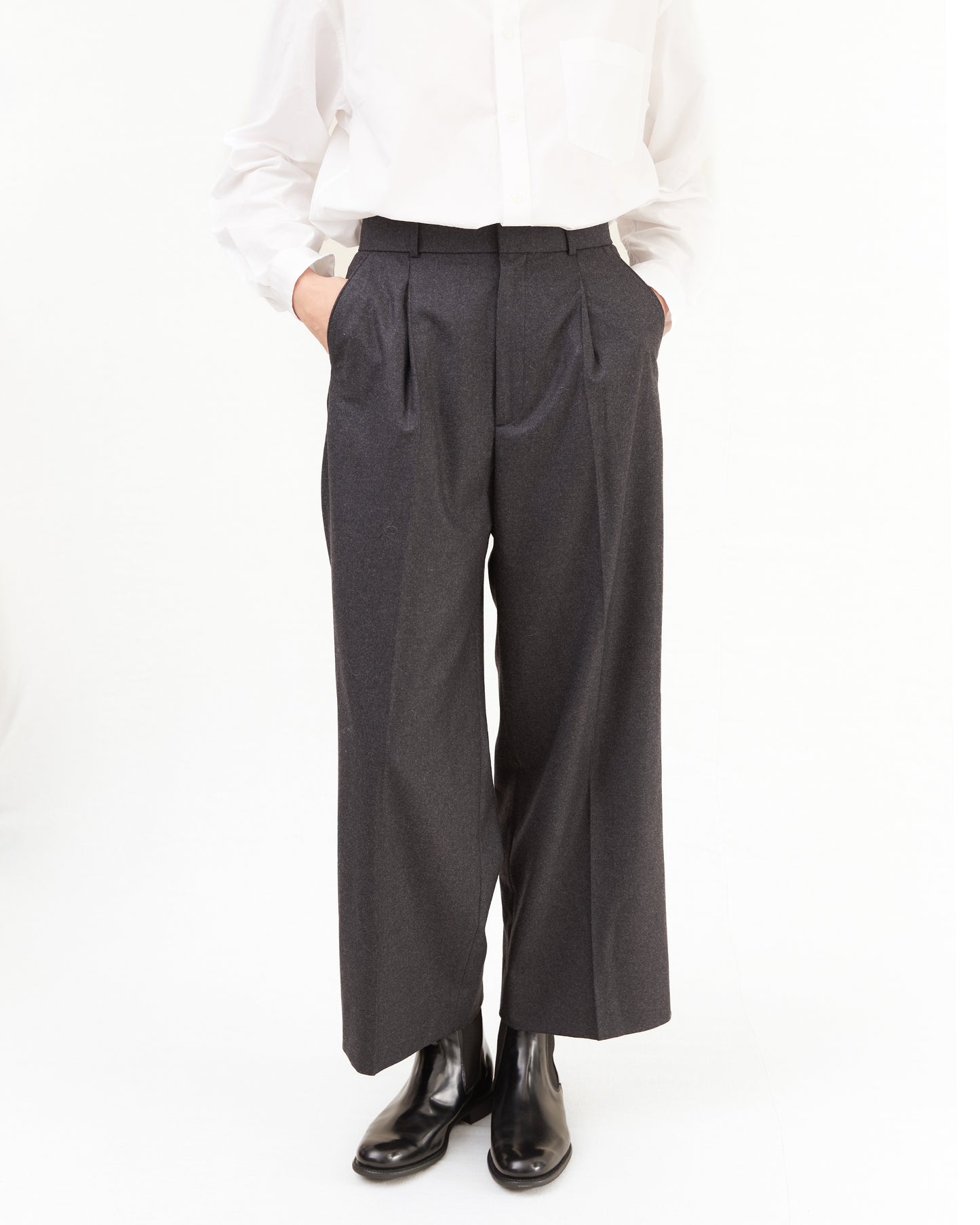 Aton Women's Merino College Flannel Tucked Wide Pants in Charcoal