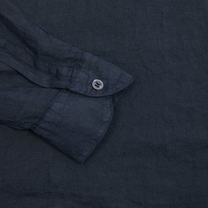 Pavan popover shirt in soft, lightweight linen. This relaxed shirt is ideal for dressing up casual summer occasions.  100% Linen. 