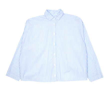 Short overshirt; slightly cropped relaxed easy to wear shirt with lovely gathered detail at the yoke in beautiful densely woven cotton shirting.  100% Cotton.